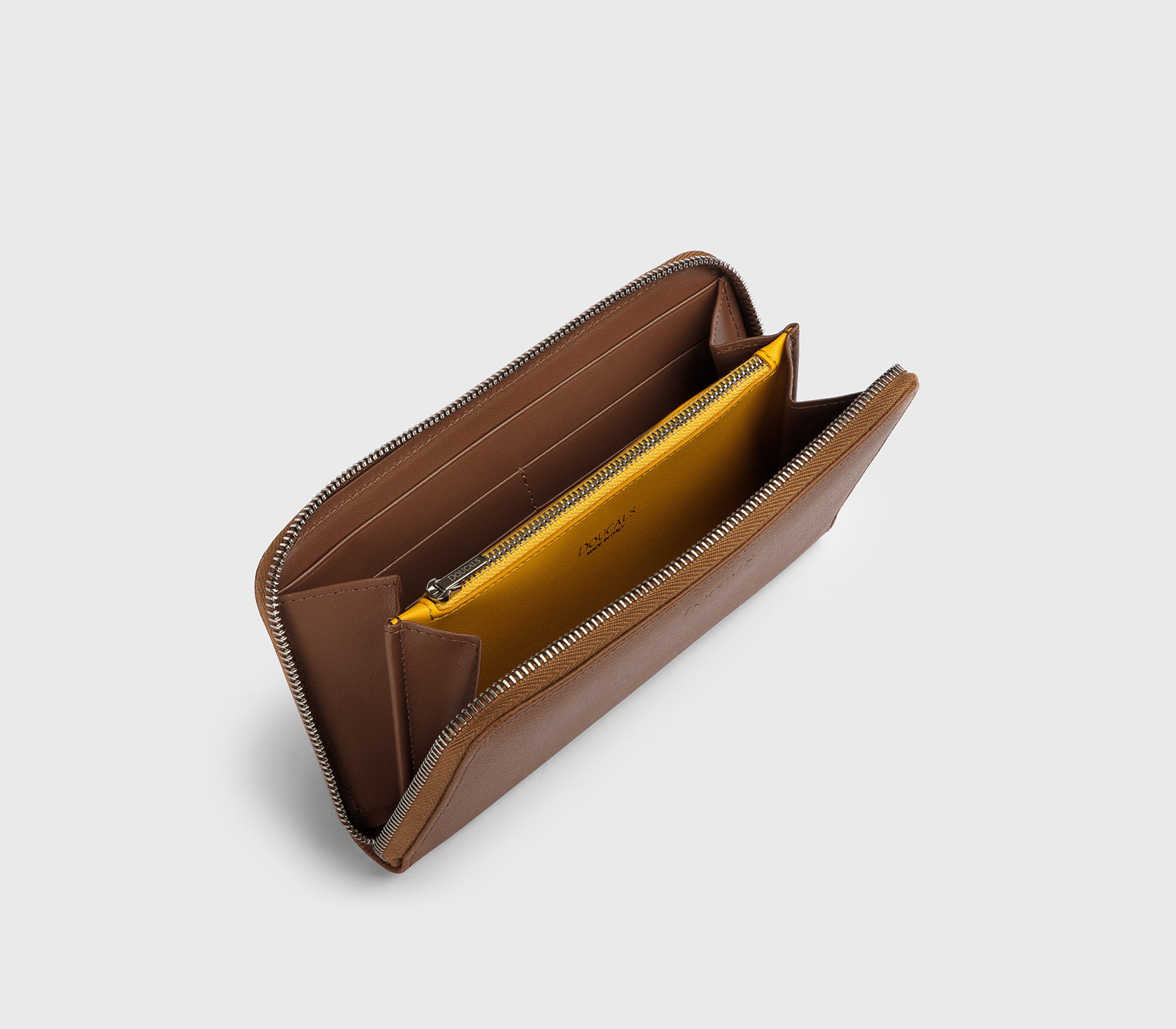Portemonnaie Continental aus braunem, gekrispeltem Leder