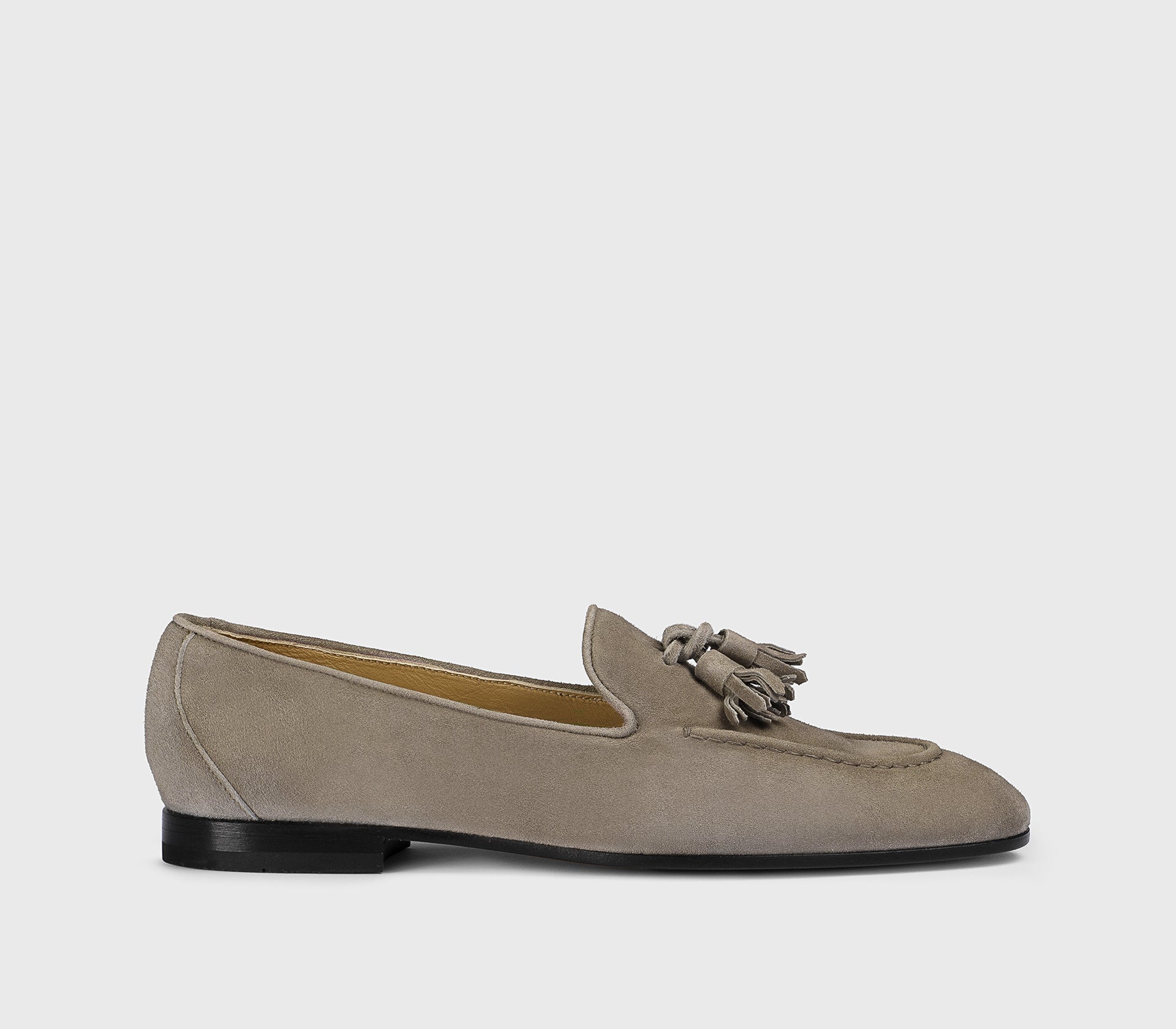 DD8313MEGNUF278NN45 - Mocassino con nappine in suede grigio caldo