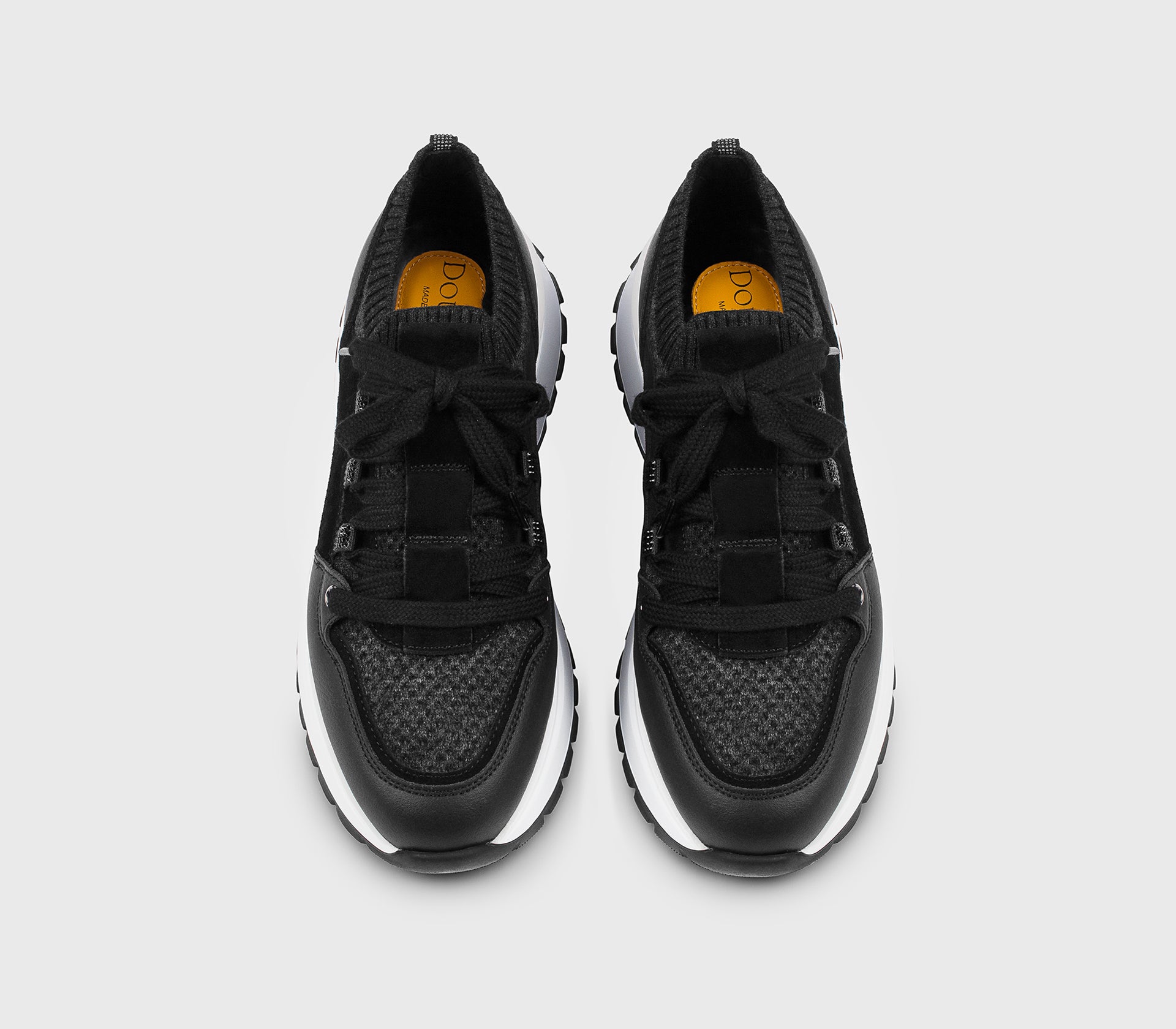 Sneaker en matériaux combinés, couleur noir