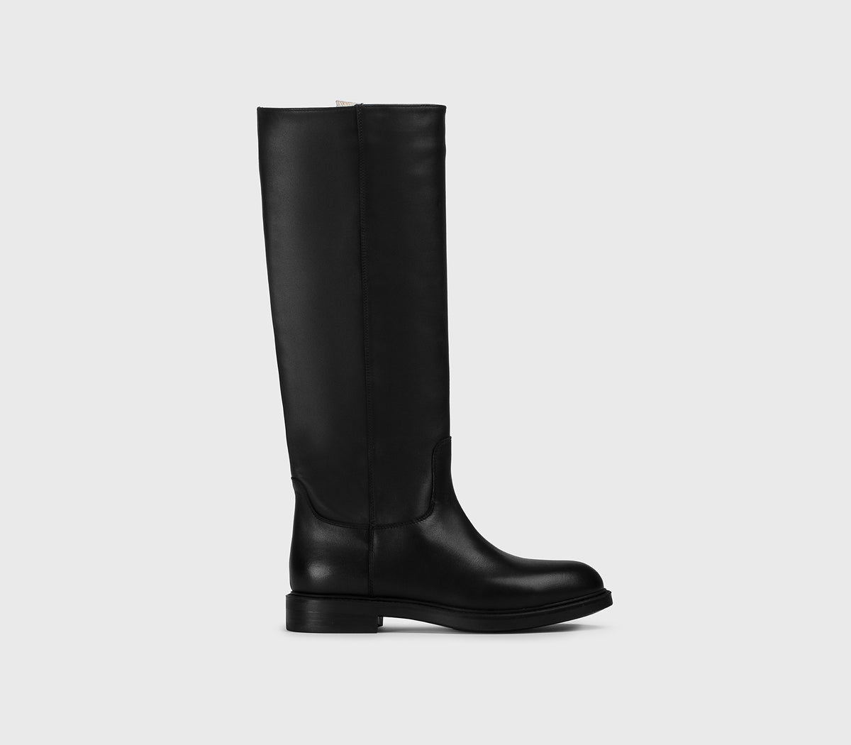 Schwarzer Lederstiefel
