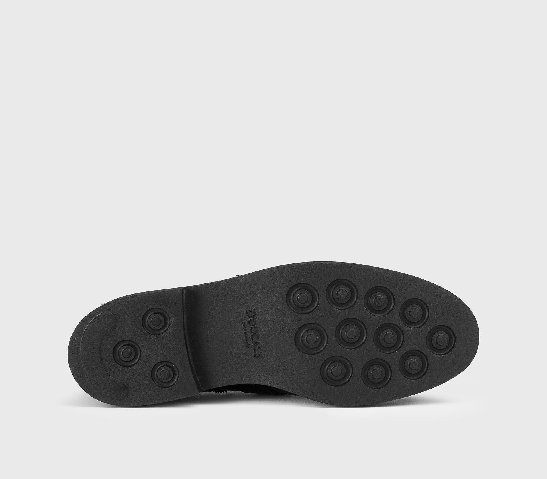 Black leather single-buckle shoe with fringing