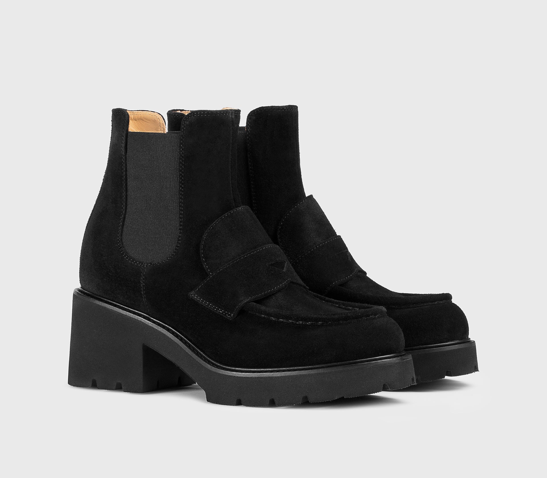 Suede ankle boot with wide black heel