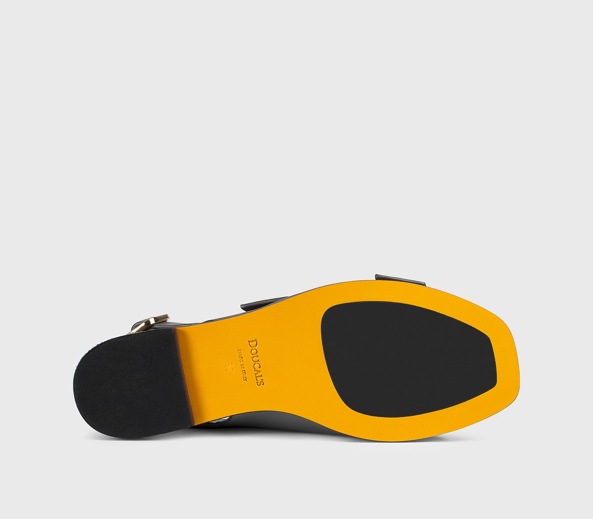 Сандалии с пряжками из кожи в сером цвете