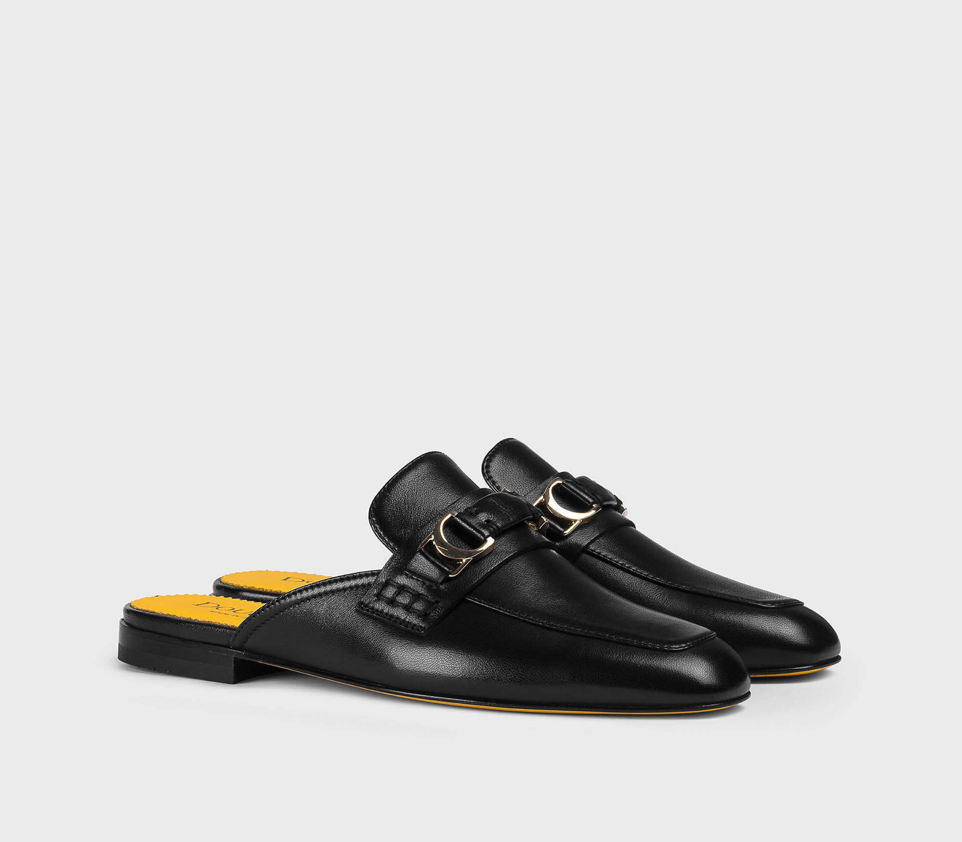 Сабо с металлическим аксессуаром, из кожи, чёрные