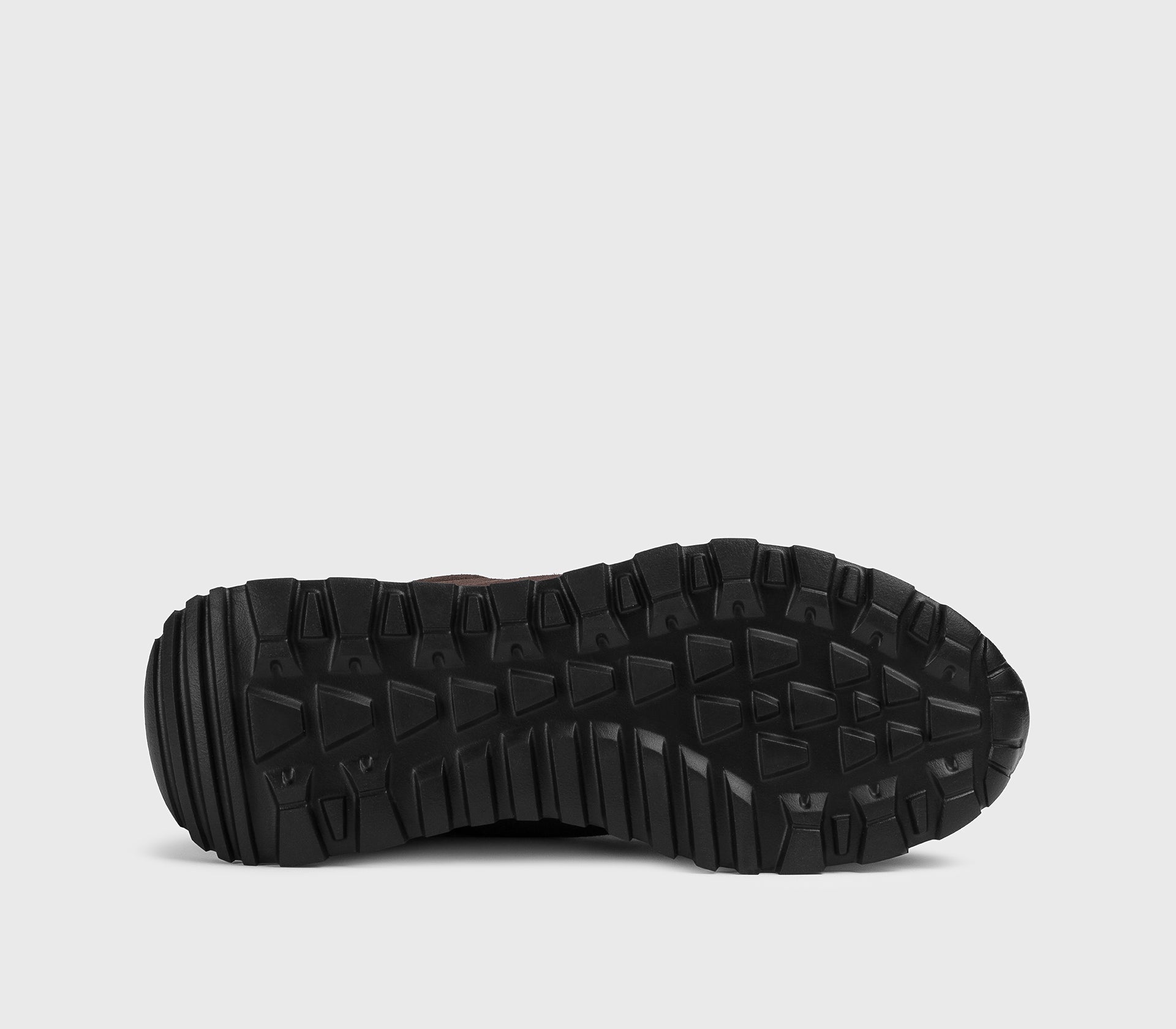 Mahogany-coloured suede sneaker