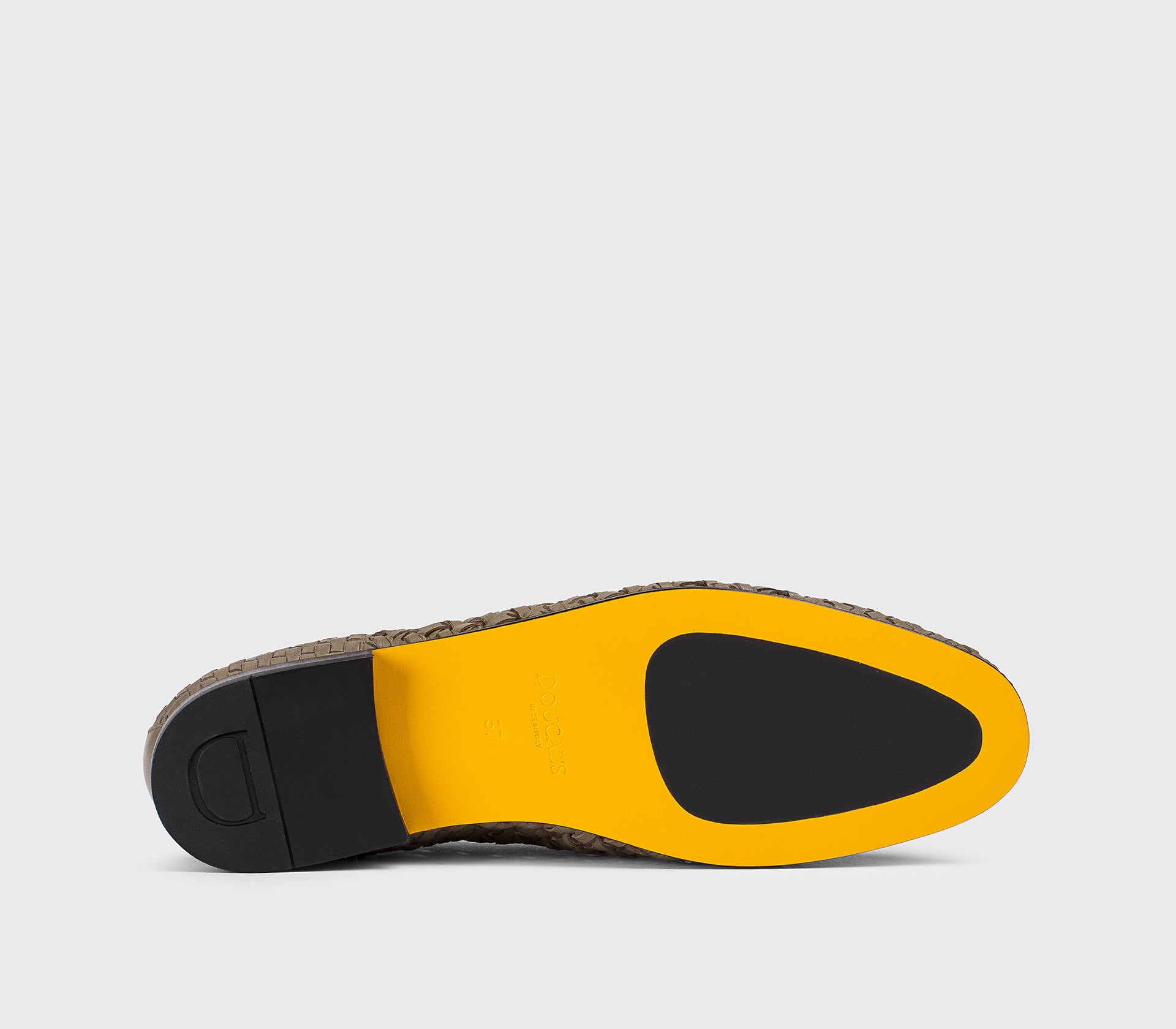 Mocassin à glands en cuir perforé marron boue