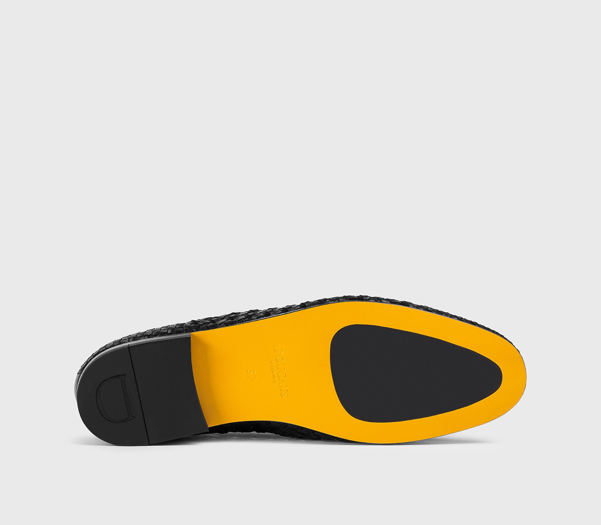 Mocassin à glands en cuir perforé noir