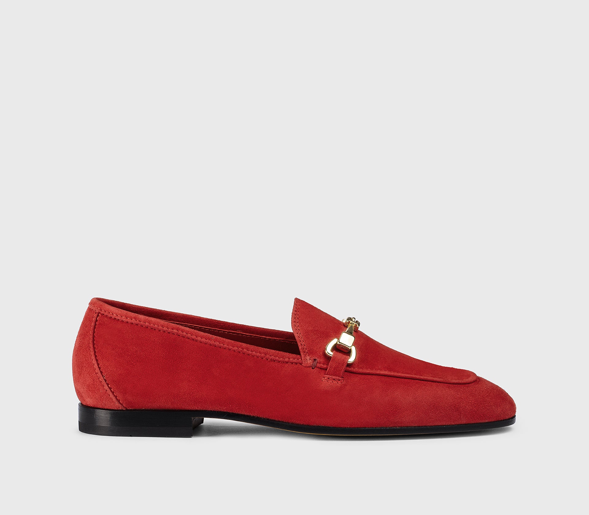 Мокасины с металлическим аксессуаром, из замши, красные