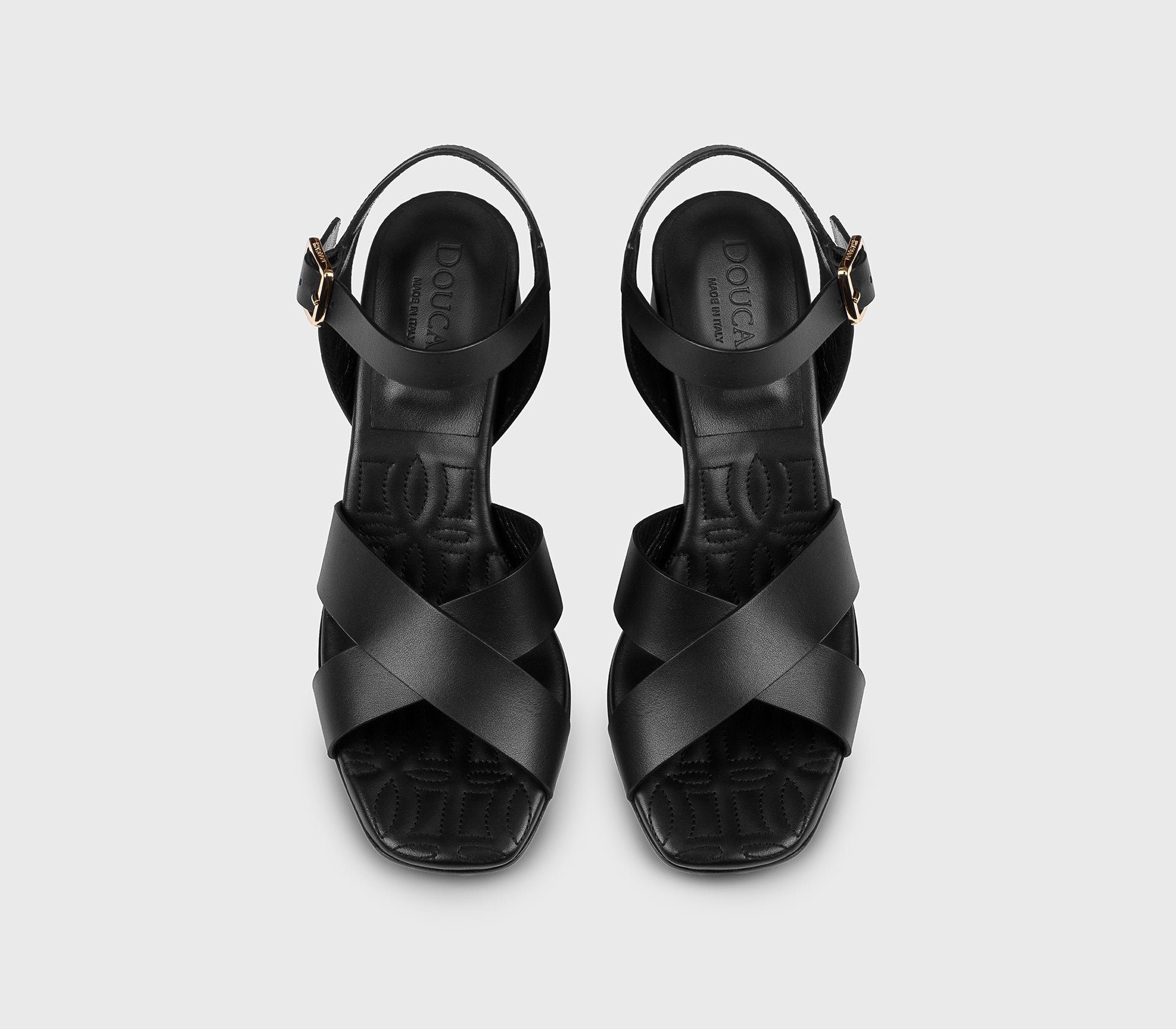 Sandale aus schwarzem Leder mit überkreuztem Steg