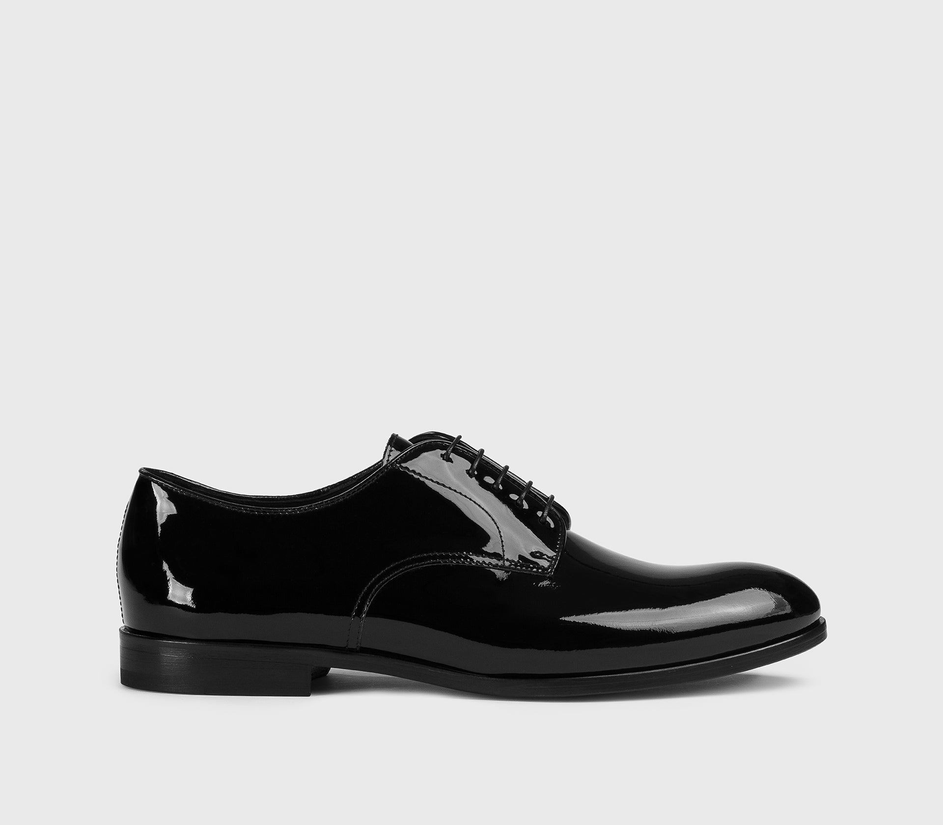 Black patent leather lace-up