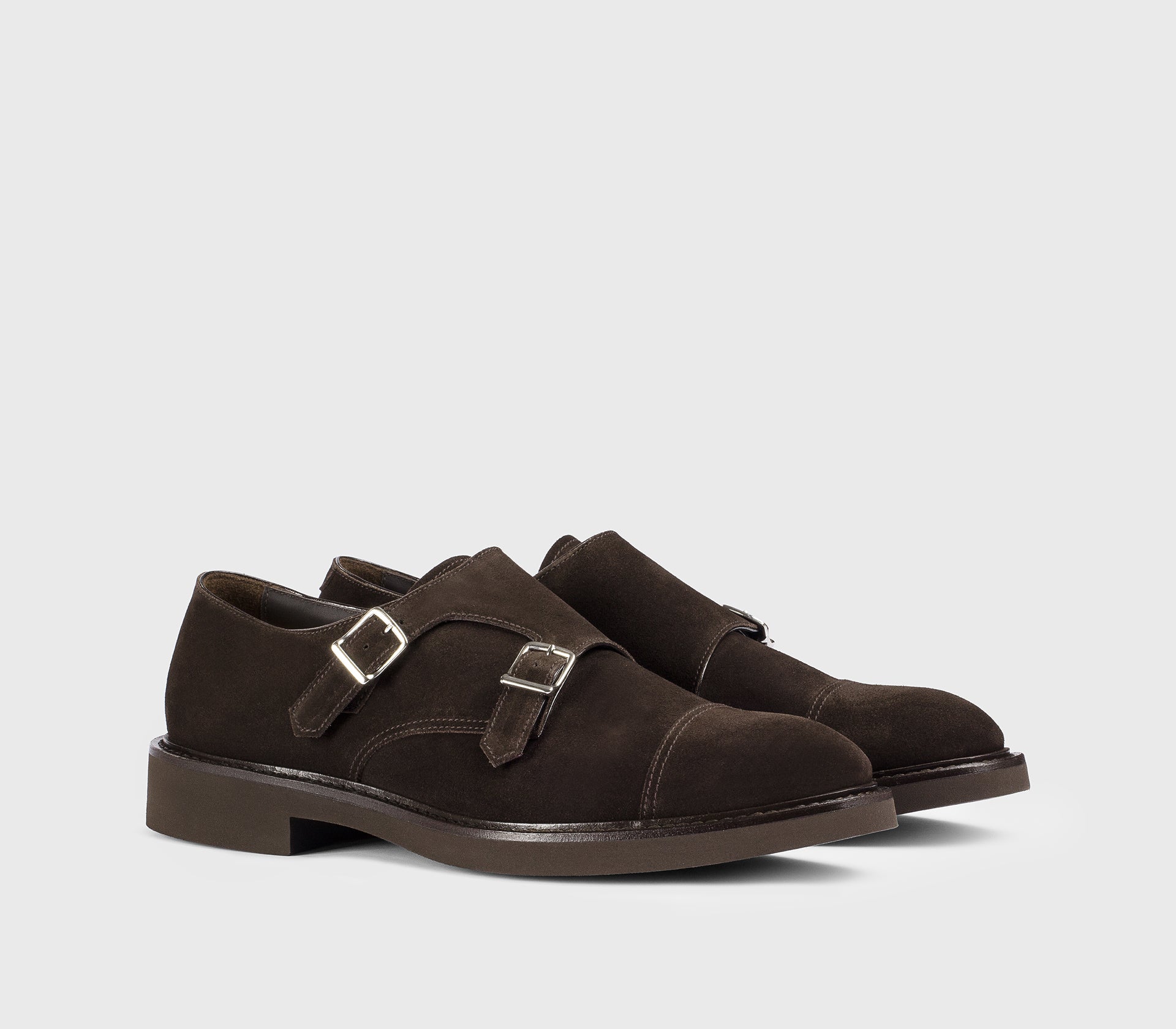 Schuh mit doppelter Schnalle aus erdbraunem Veloursleder