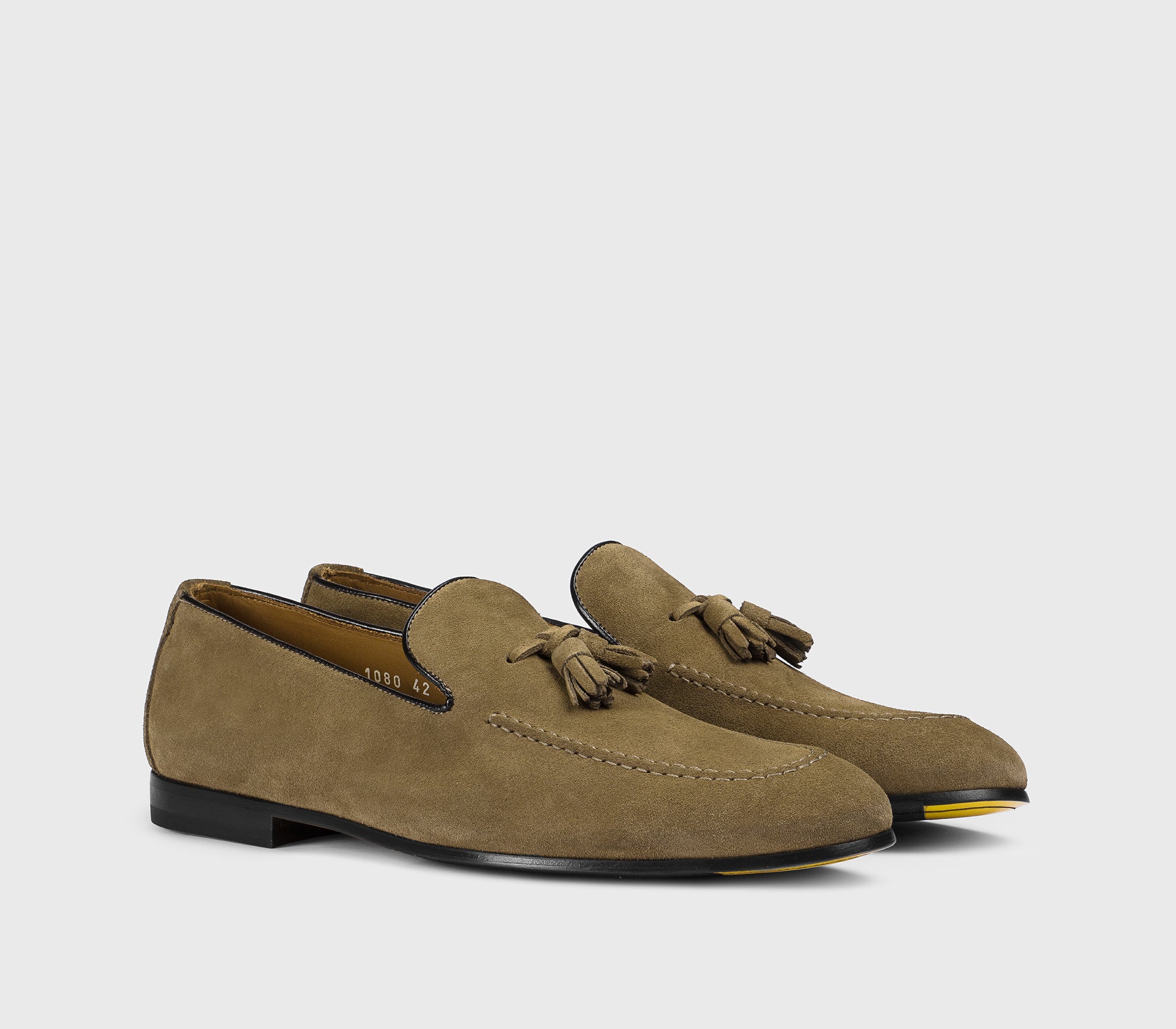 “Moss”-coloured suede loafer with tassels