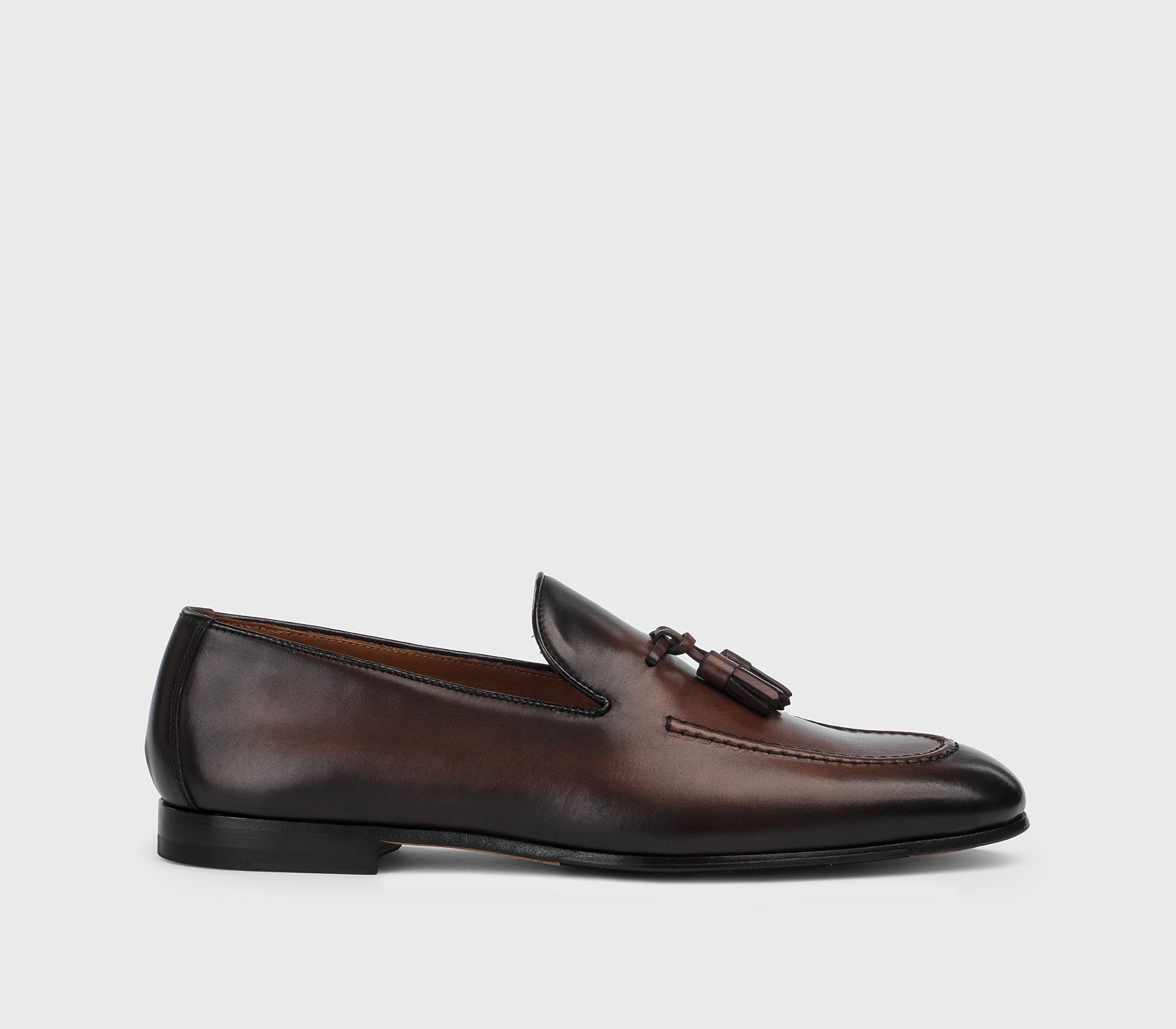 Mocassino con nappine da uomo in pelle| marrone scuro - Doucal's