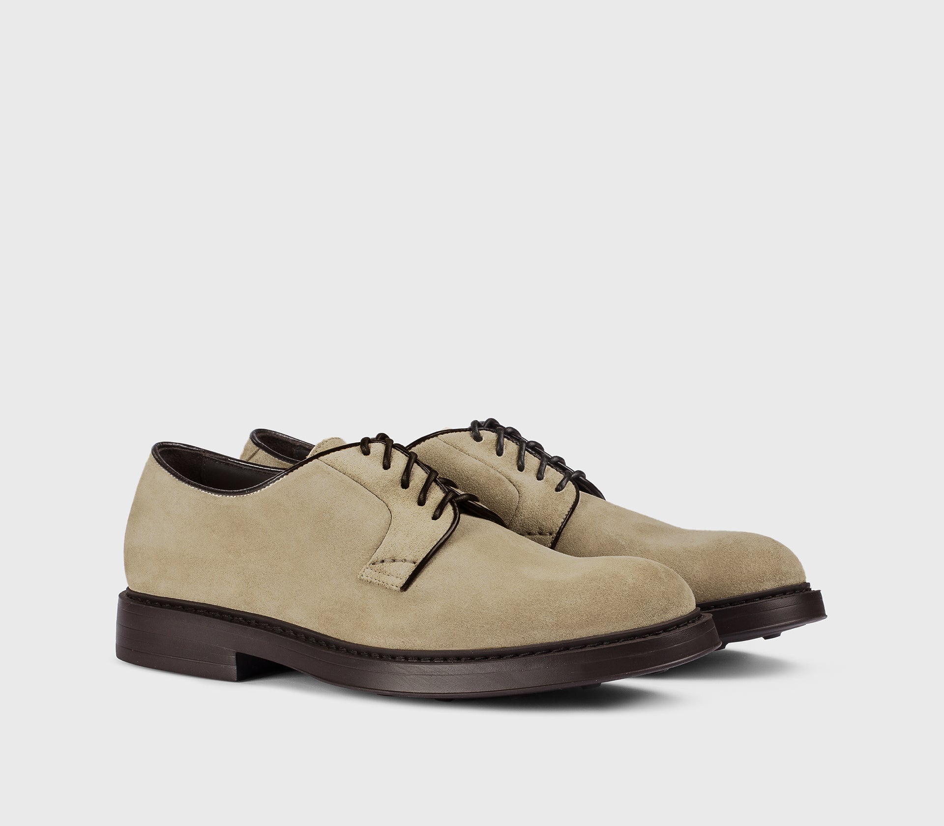 DU1385BRUXUF009TC15 - Stringata in suede sabbia