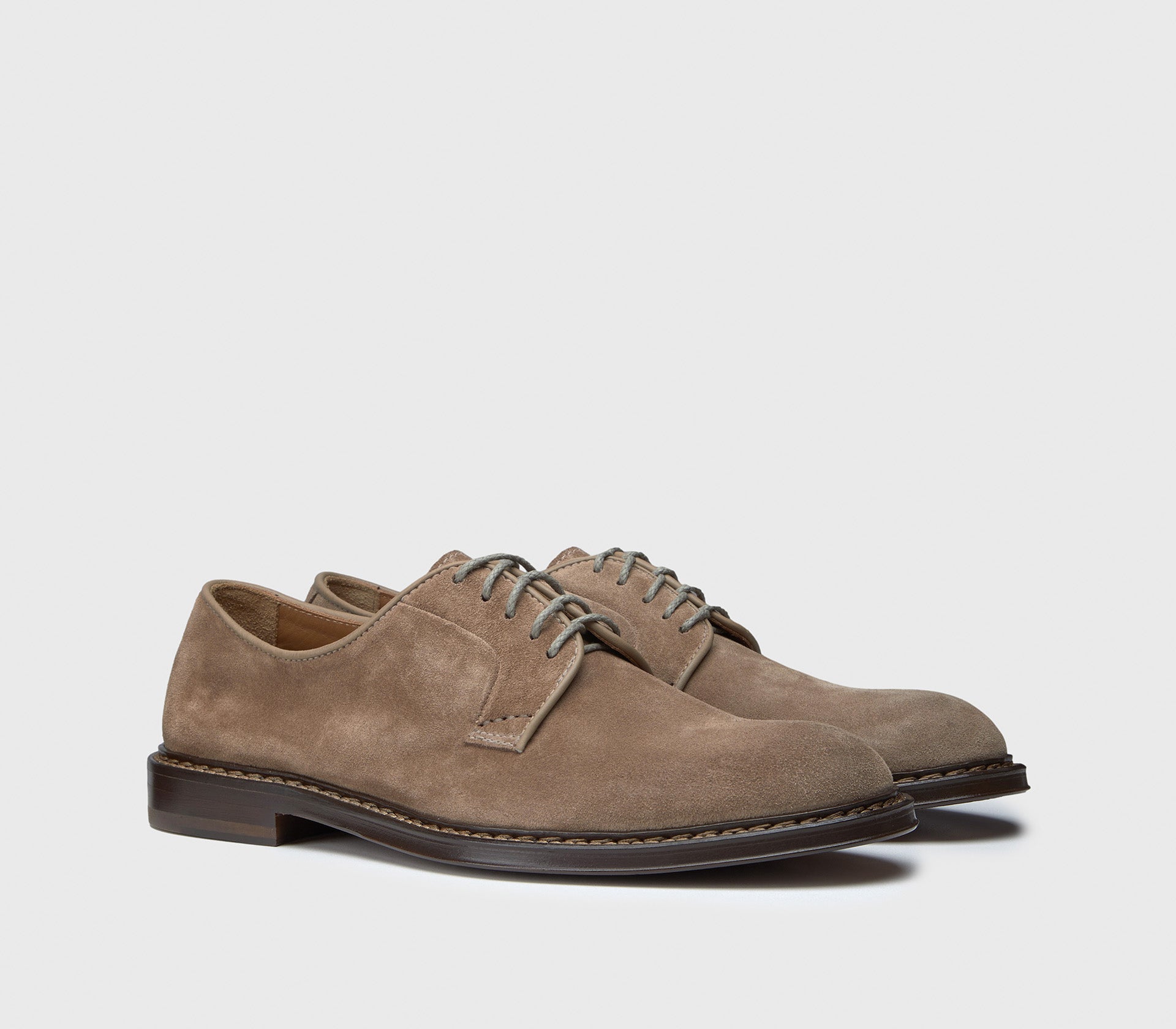 Lace-up shoes in beige suede