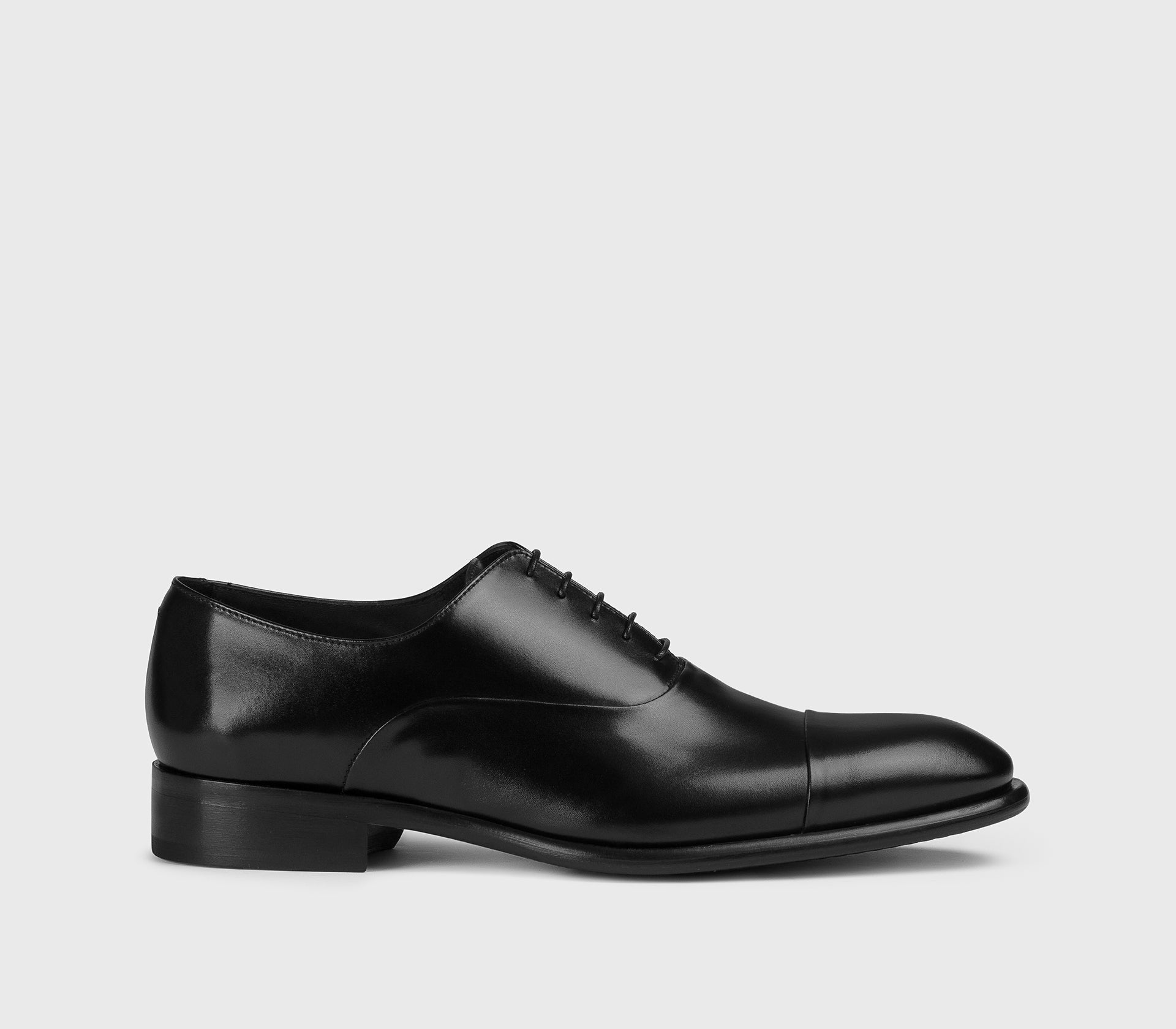 Stringata da uomo in pelle | nero - Doucal's