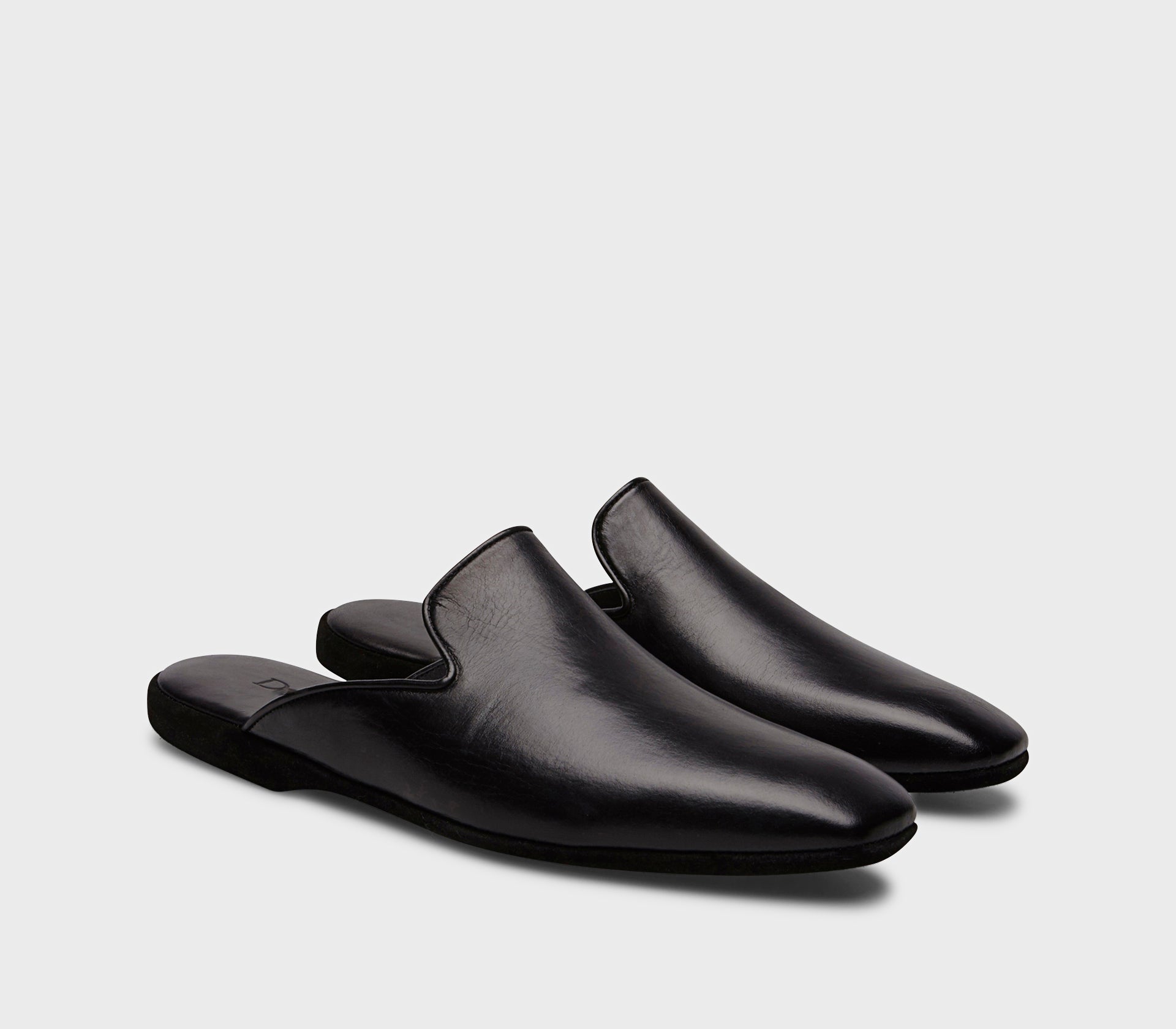 Balck leather slipper