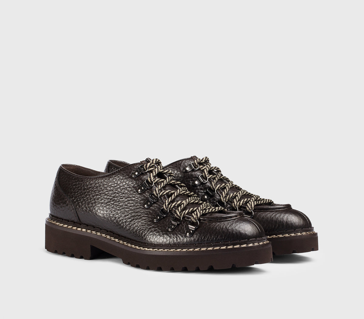Chaussure à lacets avec crochets en cuir brun foncé