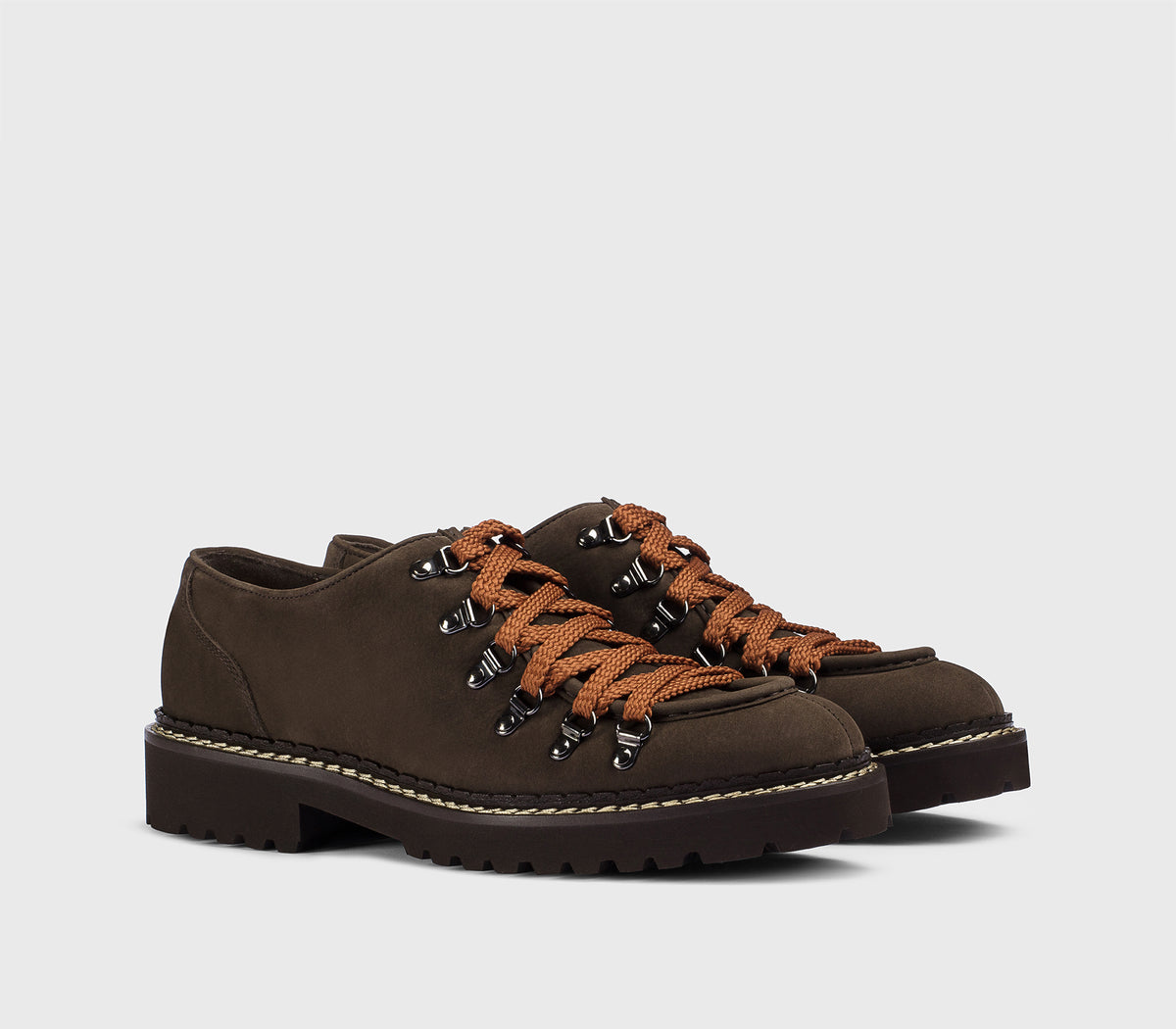 Chaussure à lacets avec crochets en daim acajou