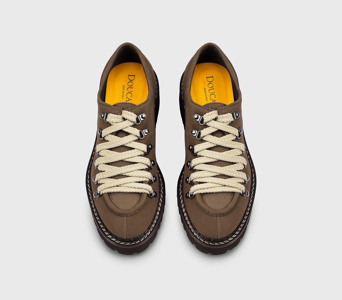 Chaussure à lacets avec crochets en daim expresso