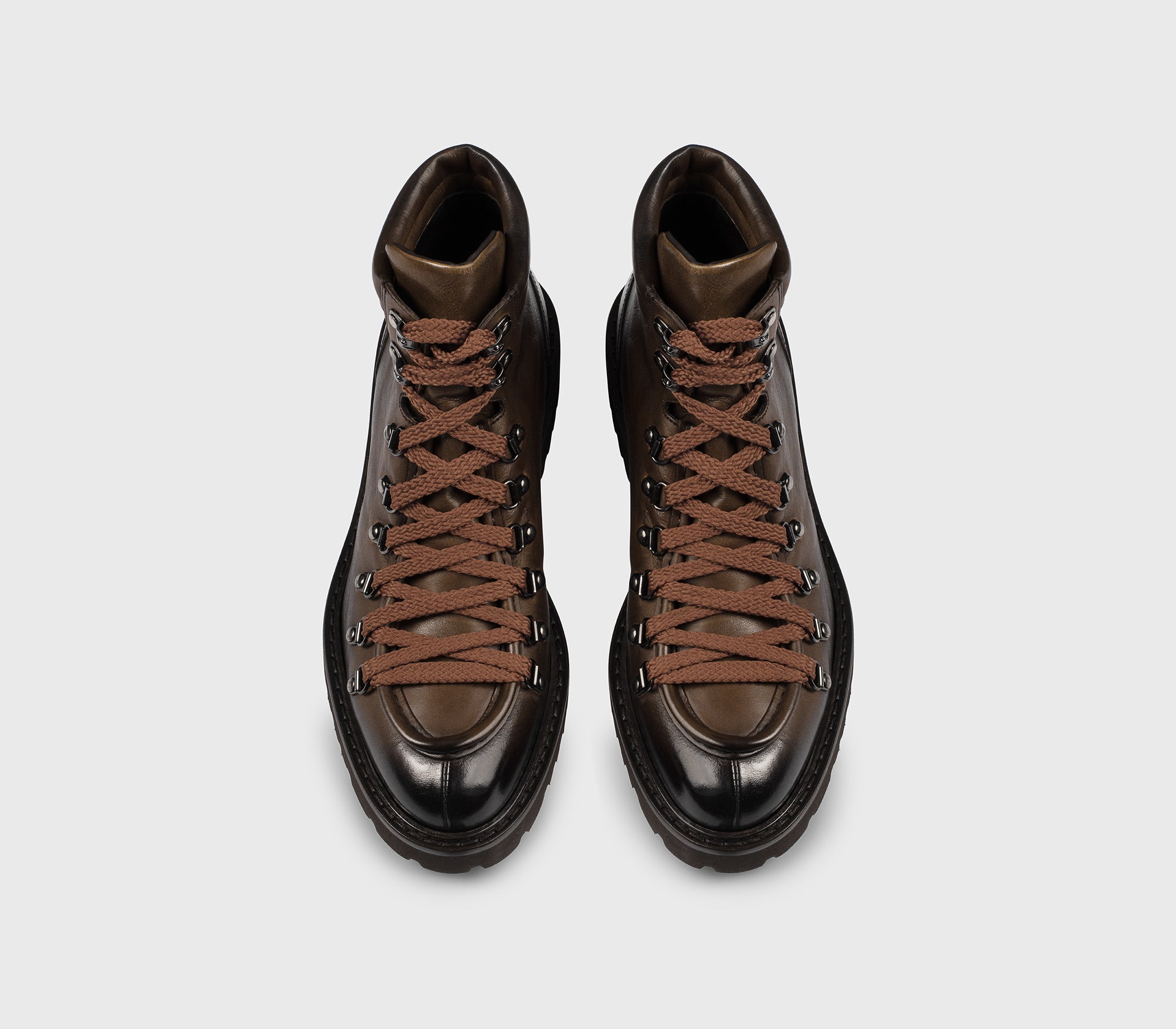 Коричневые кожаные ботинки на шнуровке