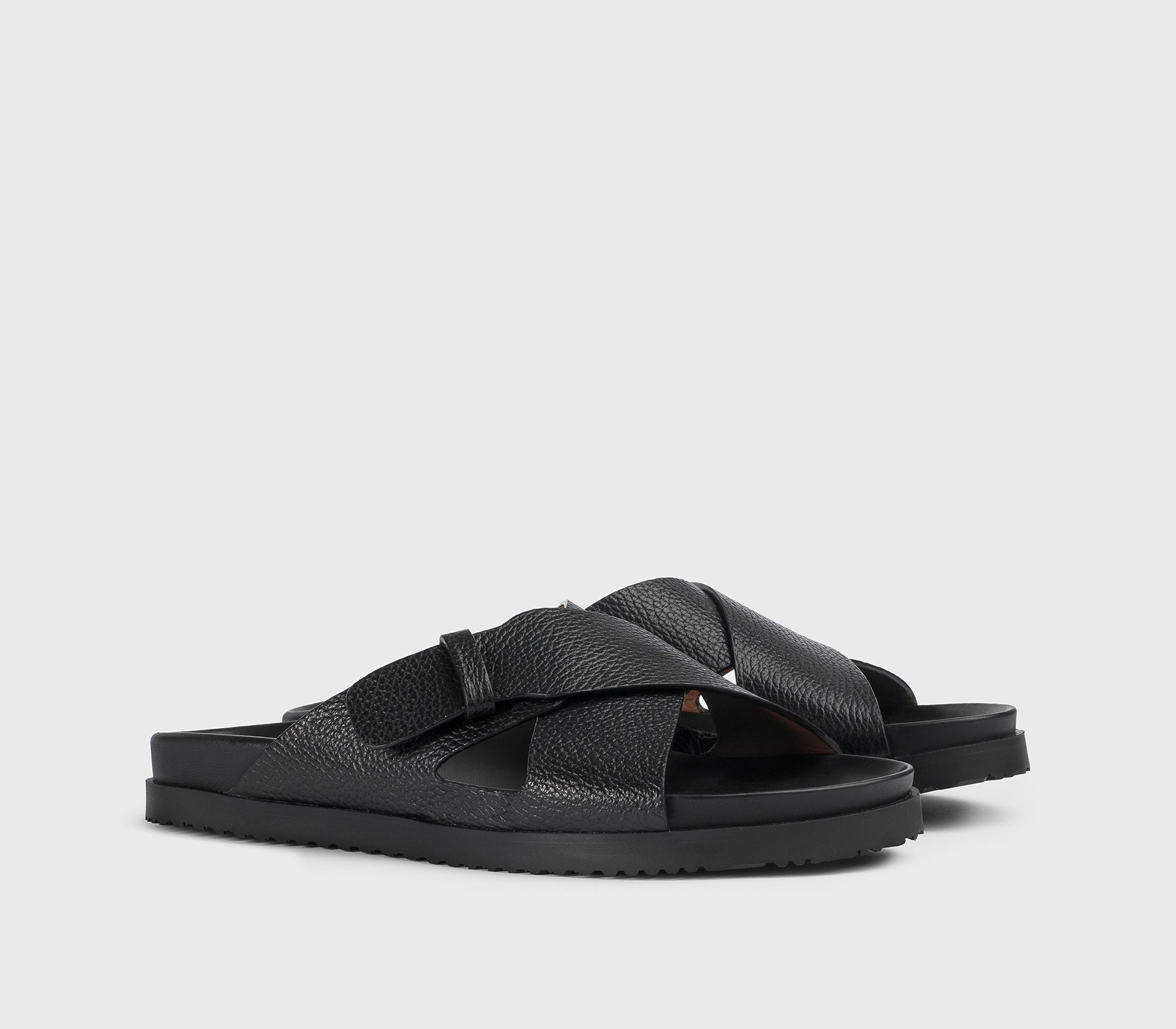 DU3180NECKPF704NN00 - Sandalo con doppia fascia incrociata in pelle bottalata nera