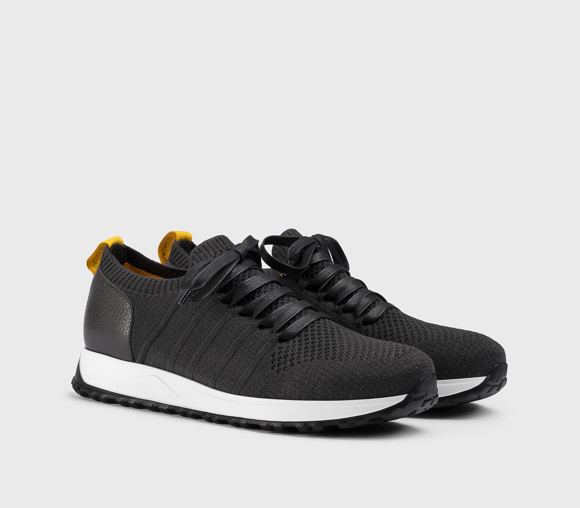 Sneaker in grey technical fabric and leather