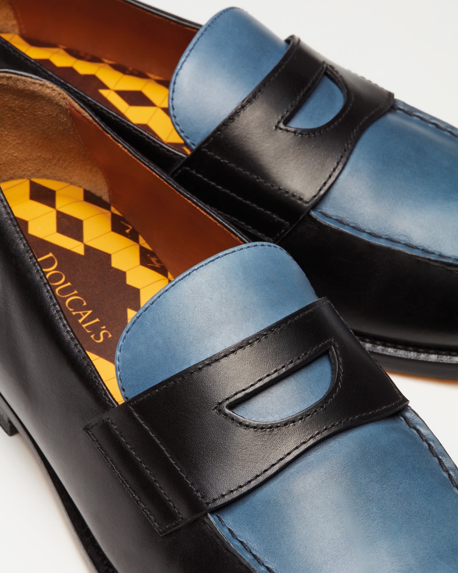 DU3260MARIPF326NN02 - Mocassino "Mario 50" in pelle bicolore nero e azzurro