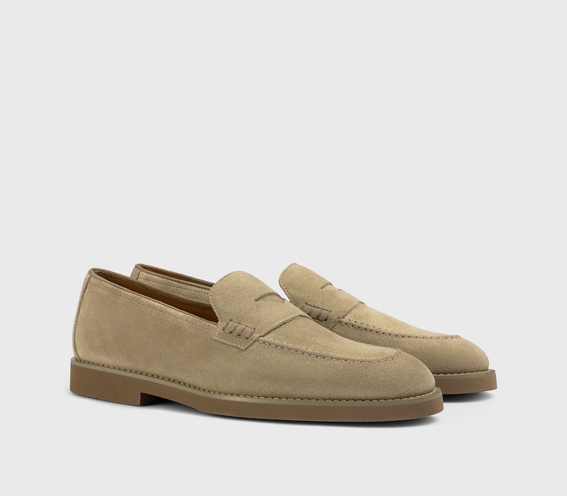 Mocassin en daim couleur sable