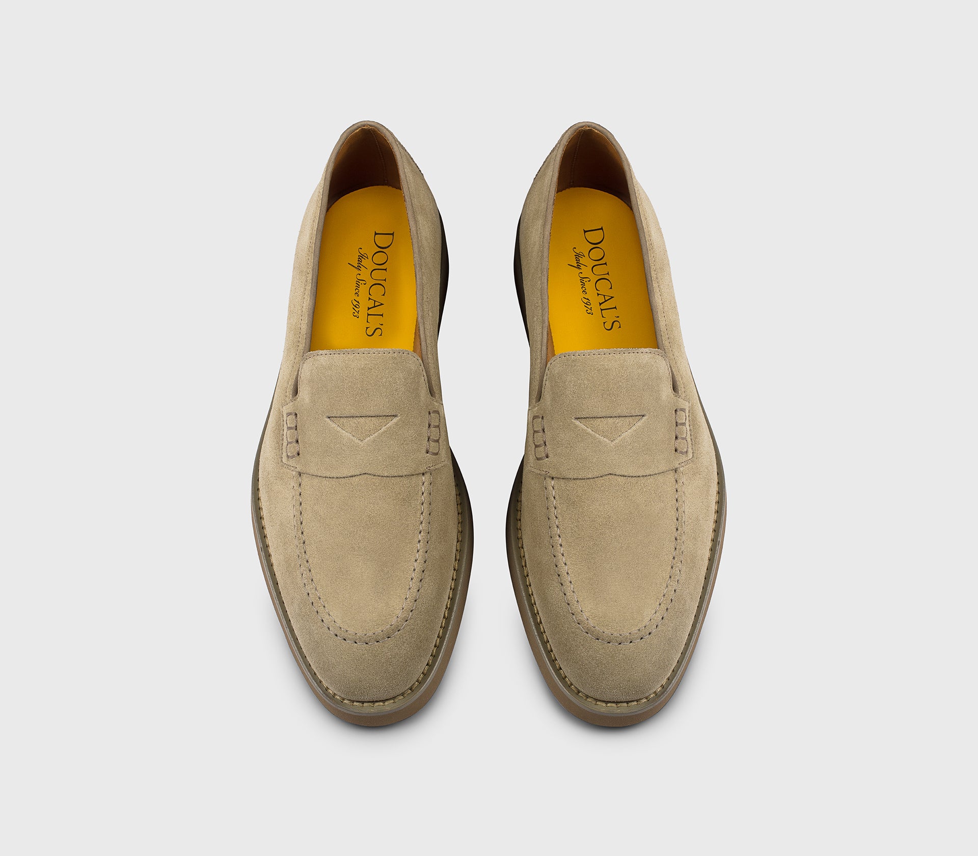 Mocassin en daim couleur sable