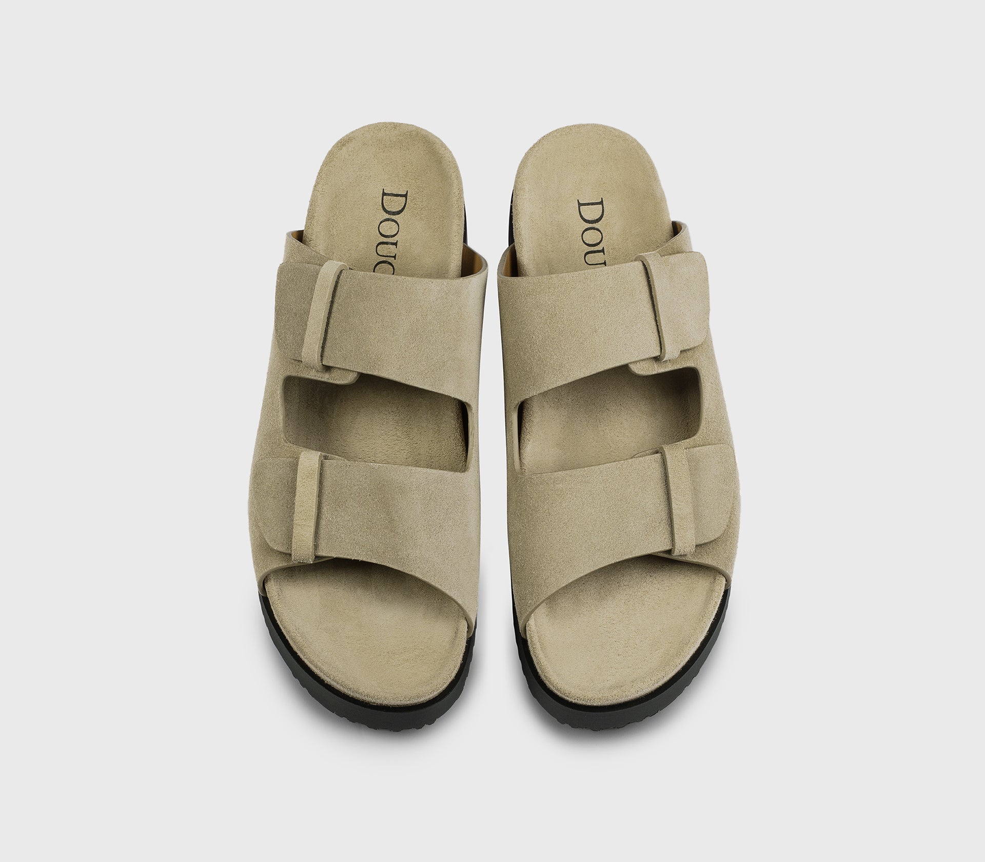 Сандалии из замши в песочном цвете с двумя ремешками