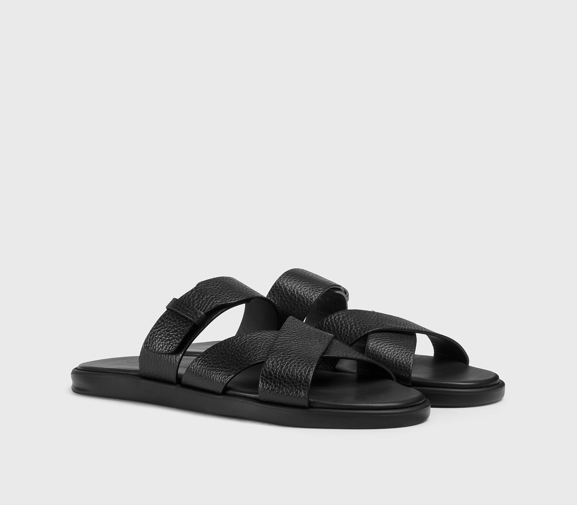 Sandalo multifascia in pelle bottalata nero