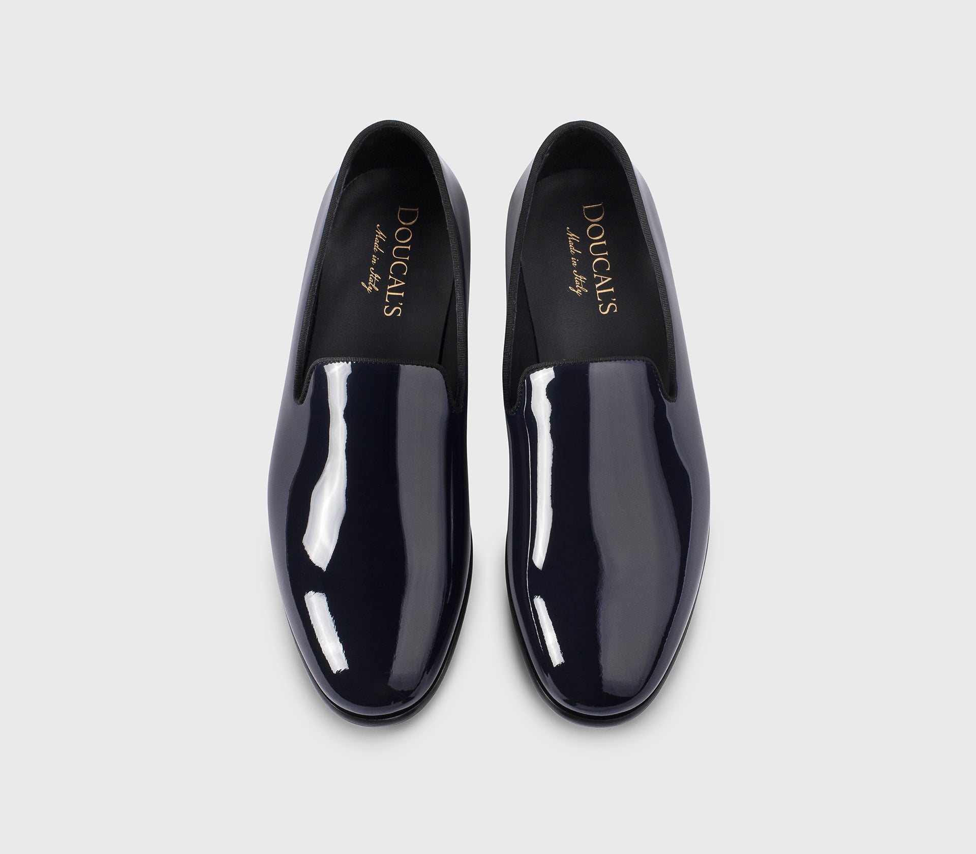 DU3304CARPUF018NB00 - Mocassino in pelle verniciata blu
