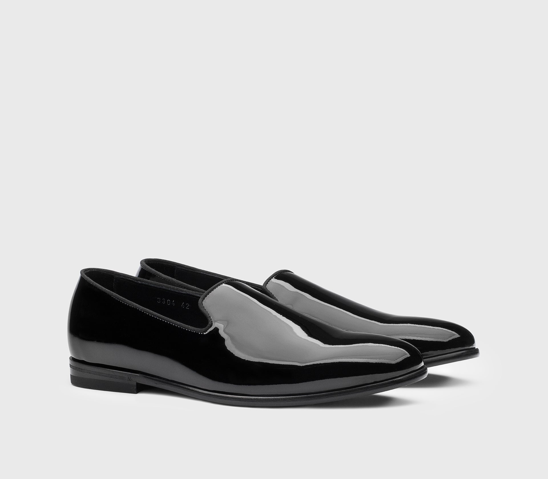 Loafer in black patent leather