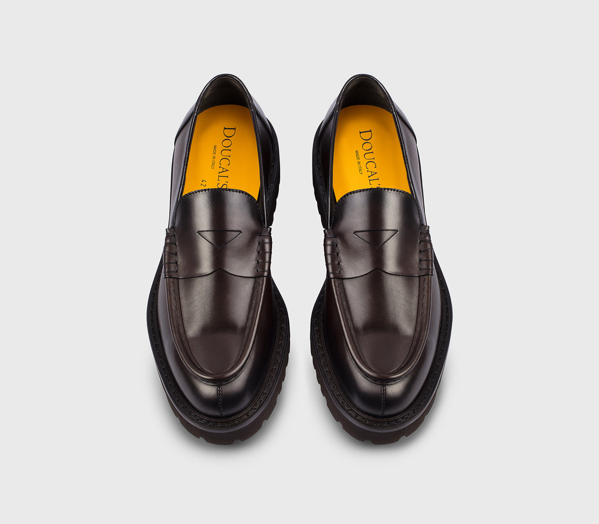 Mocassin en cuir brun foncé