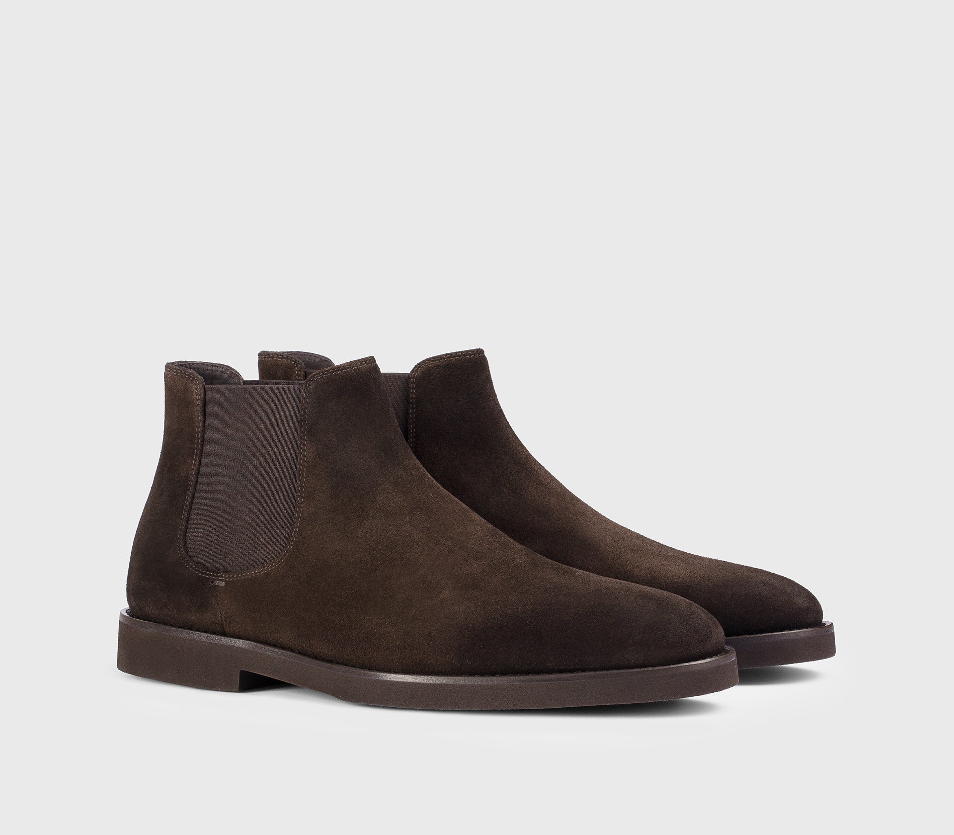 “Earth” brown suede ankle boot
