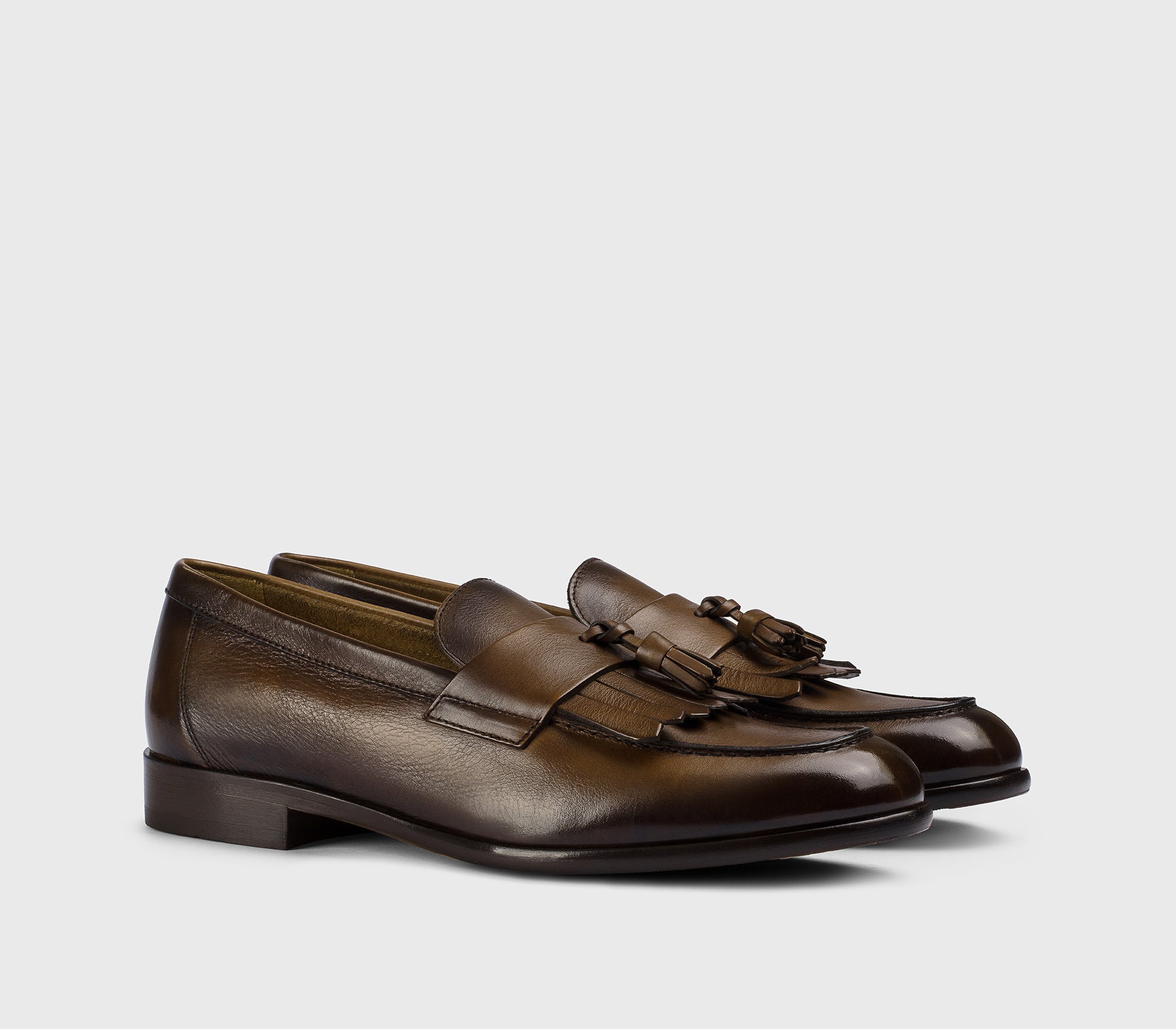 Mocassin à glands et franges en cuir marron