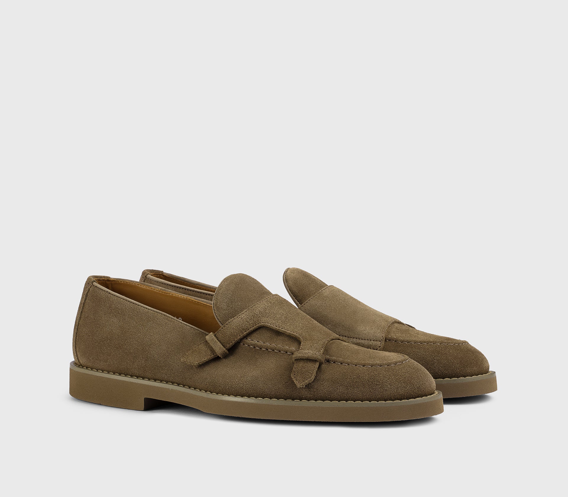 Cocoa-coloured suede loafer with “loop” detail