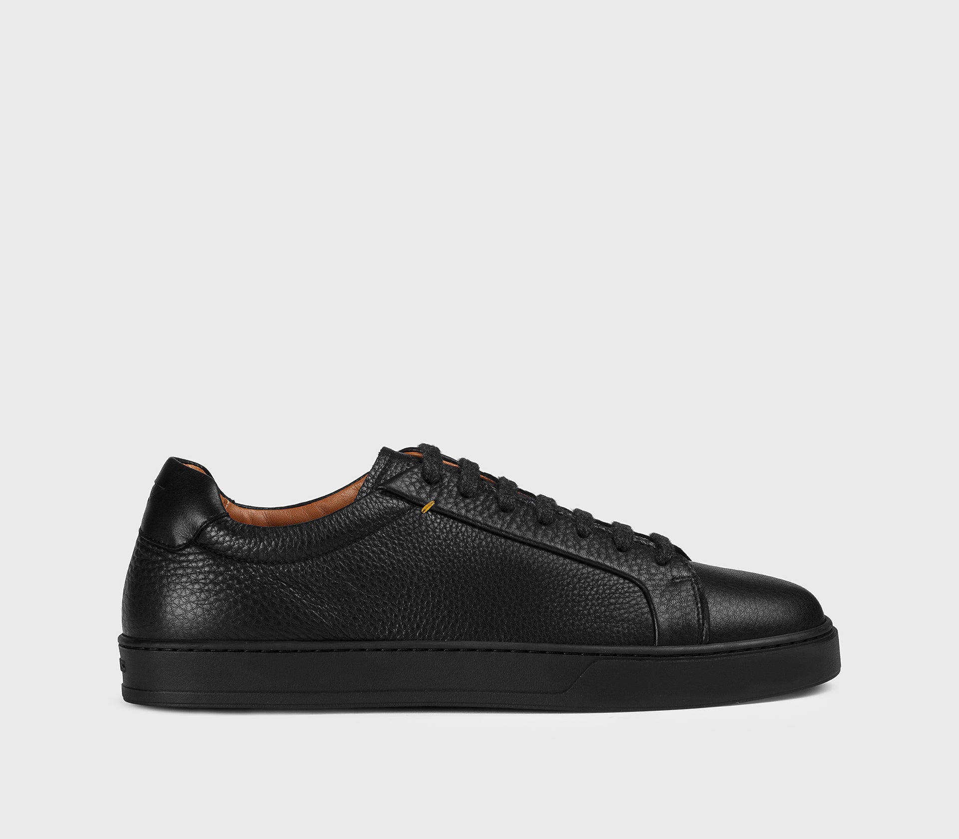 Men's tumbled leather sneaker black Doucal's