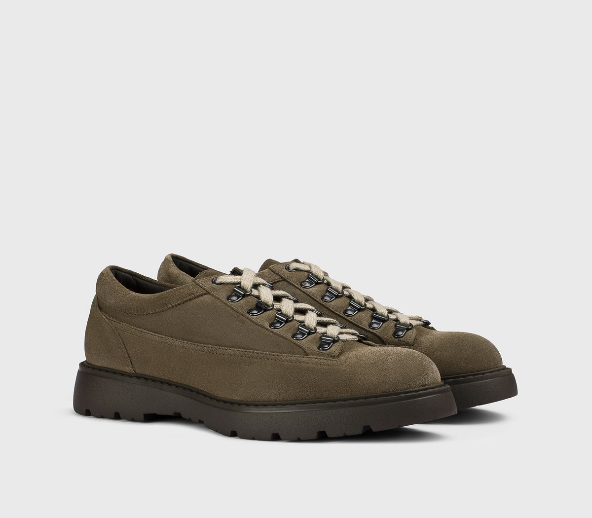 DU3486GOTNPF810OM49 - Stringata con ganci in suede creta