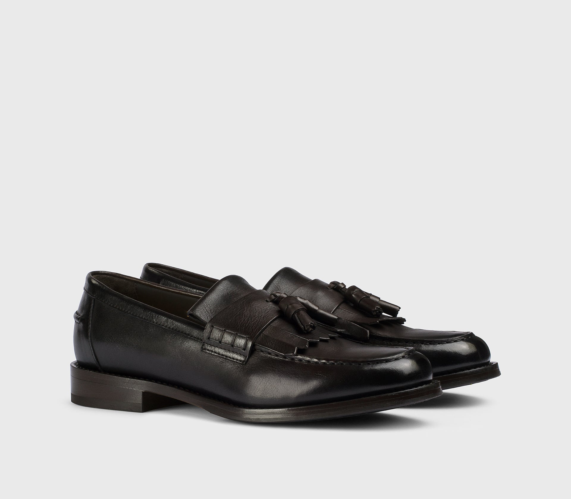 DU3498BRANUF188TM00 - Mocassino con nappine e frangia in pelle testa di moro