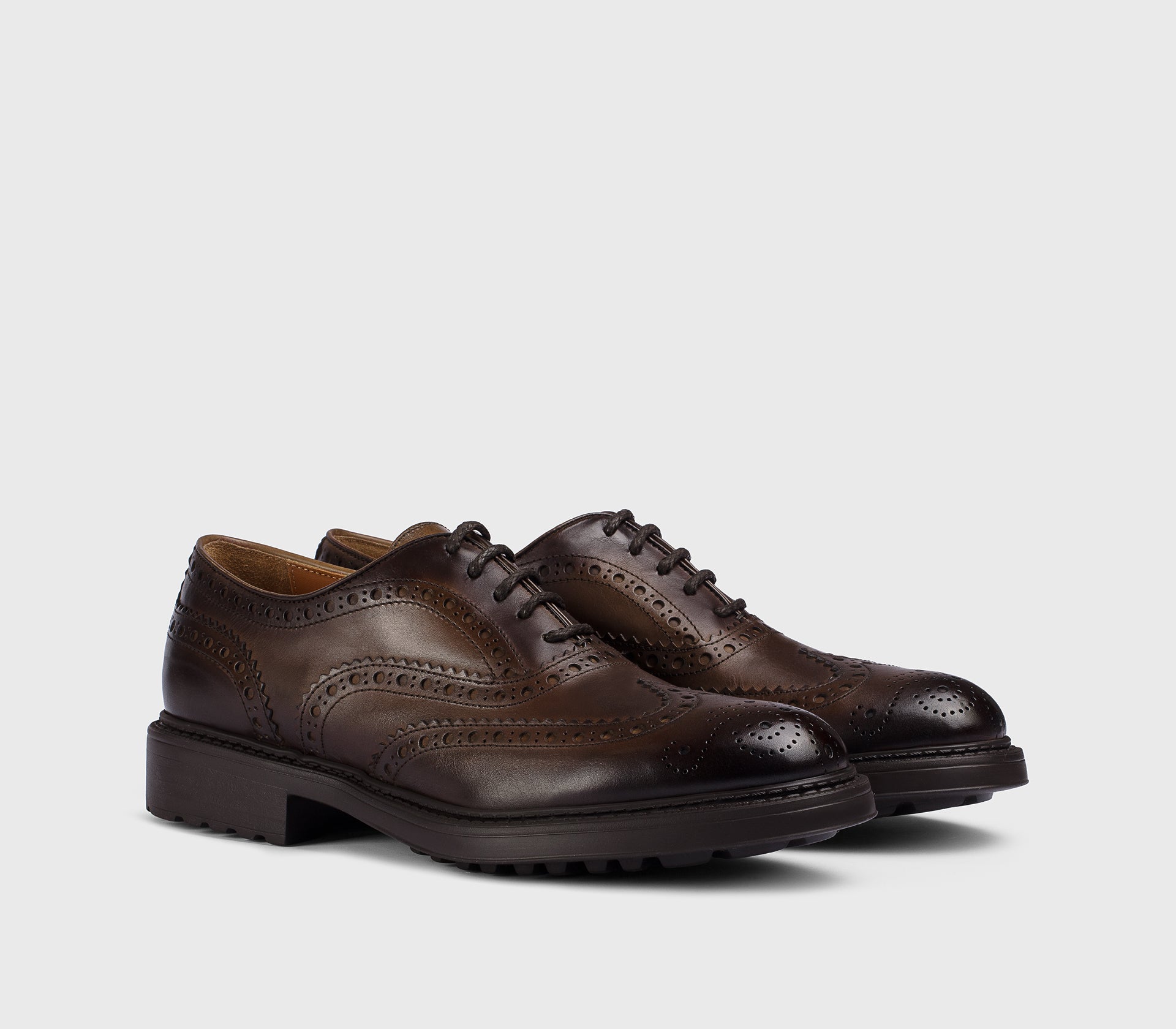 Wingtip-Brogue-Schnürschuh aus braunem Leder