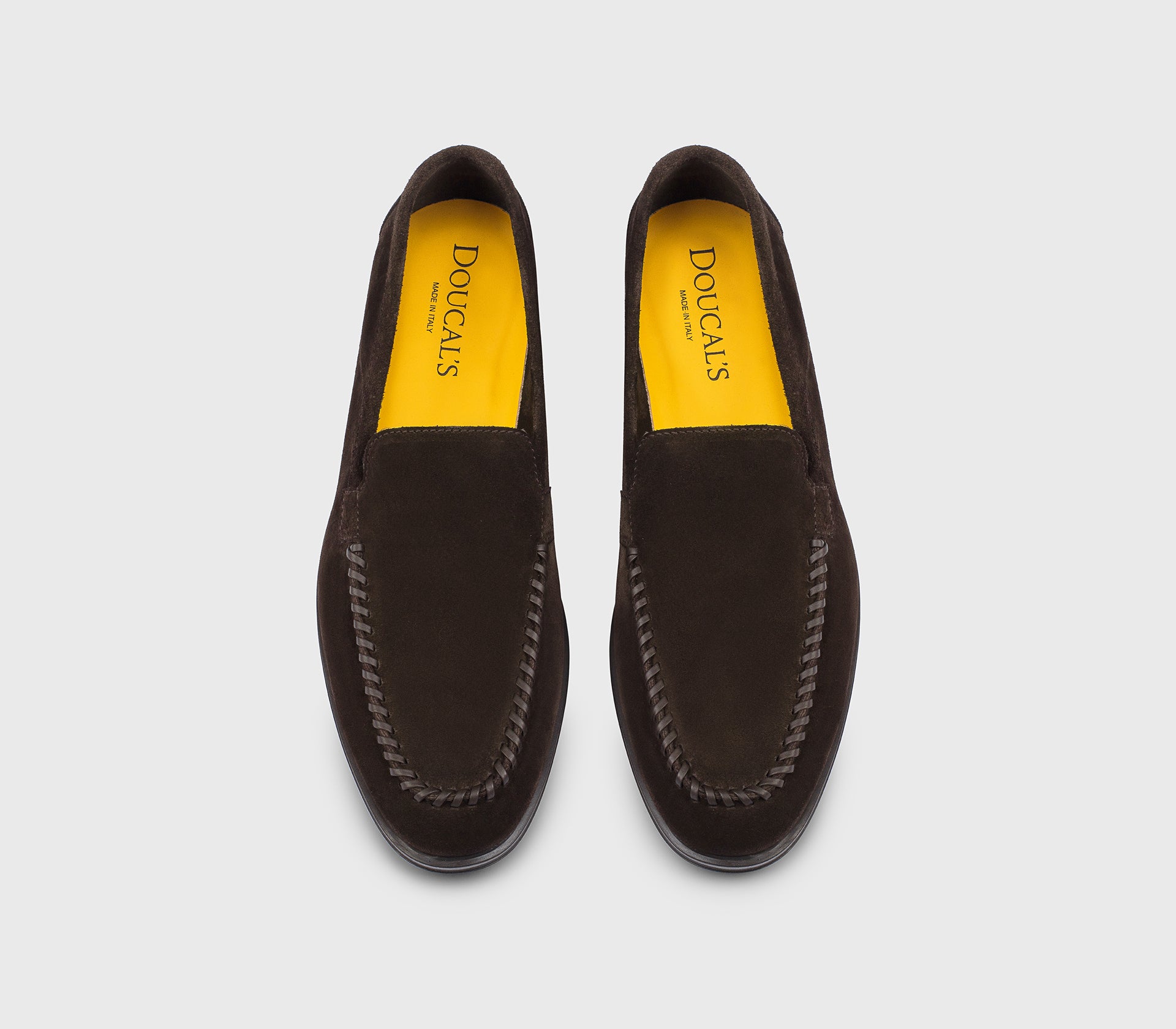 “Earth” brown suede loafer with lacing