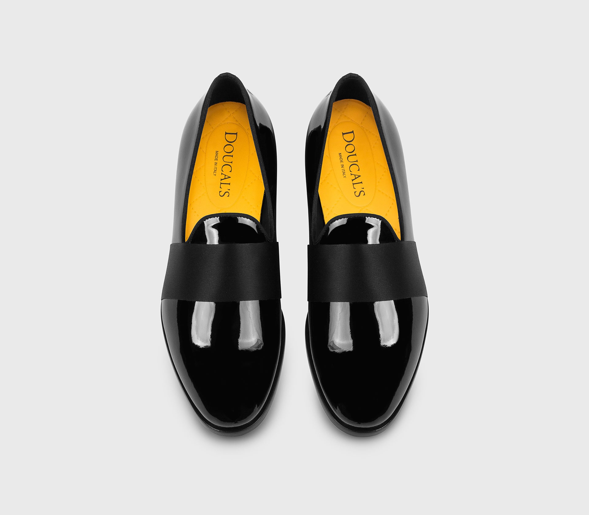 Mocassin type chausson avec bande en cuir verni noir