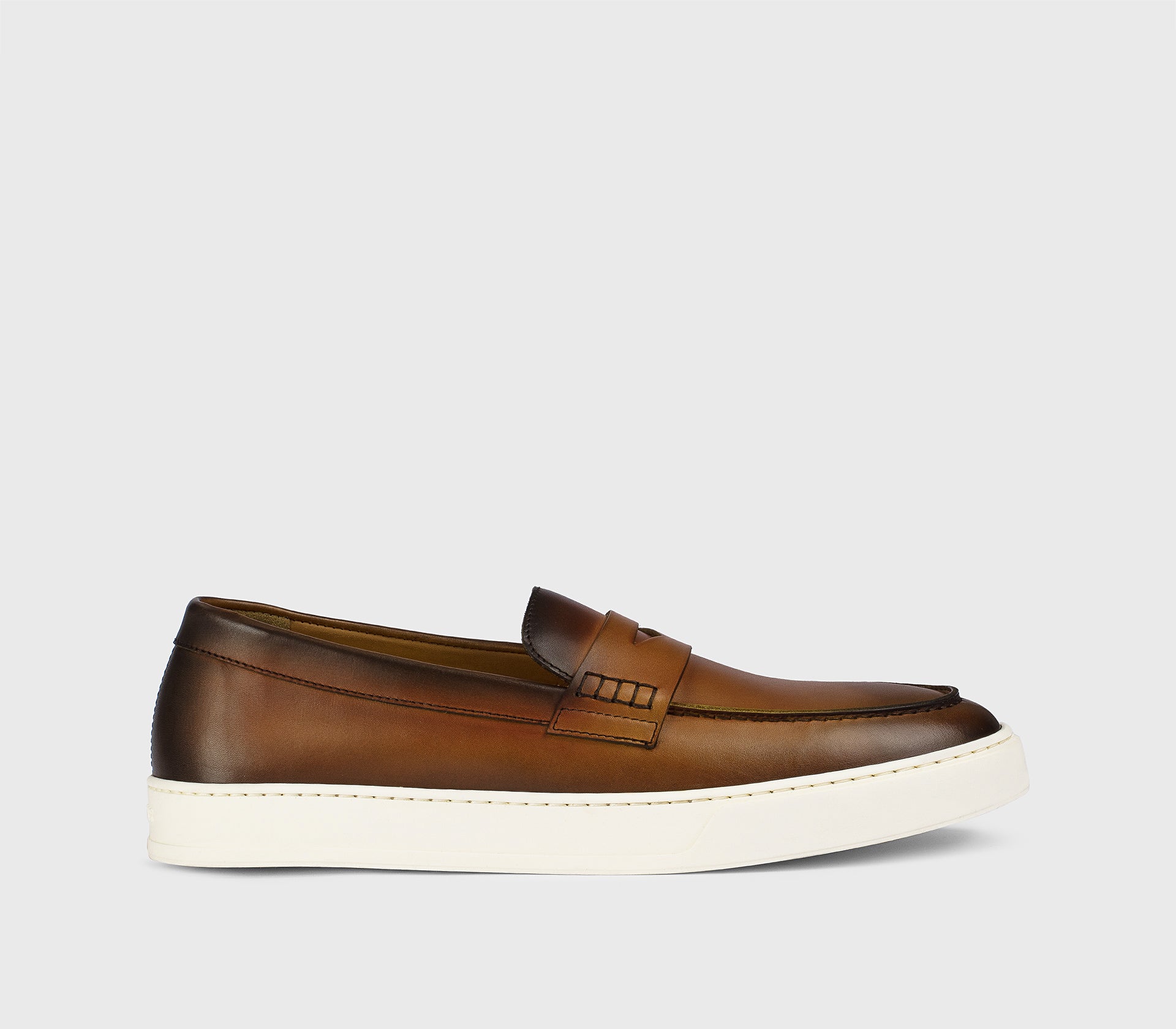 Caramel leather slip-on loafer with vamp