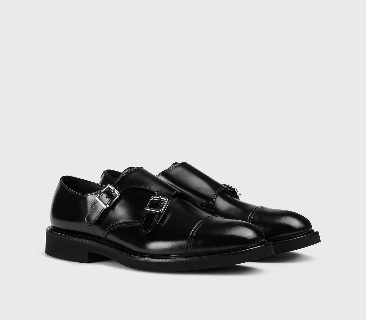 Schuh mit doppelter Schnalle aus schwarzem Leder