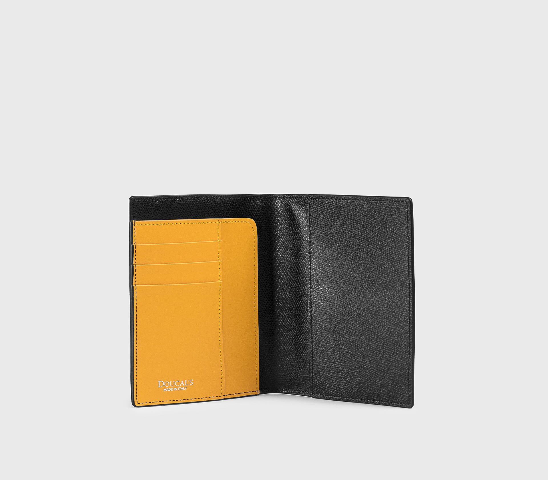 Porta passaporto in pelle palmellata nero