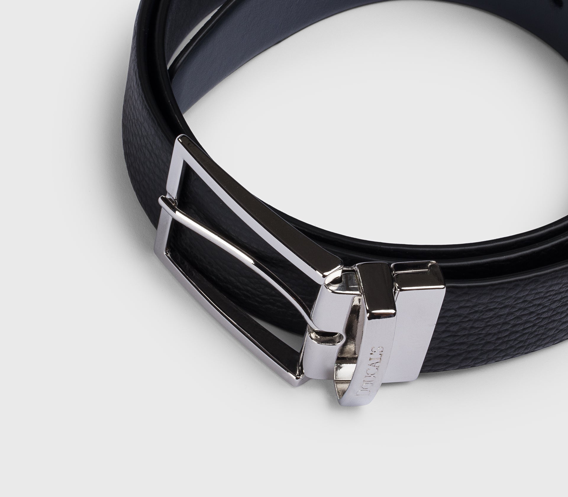 Cintura double-face regolabile in pelle bottalata nera e navy