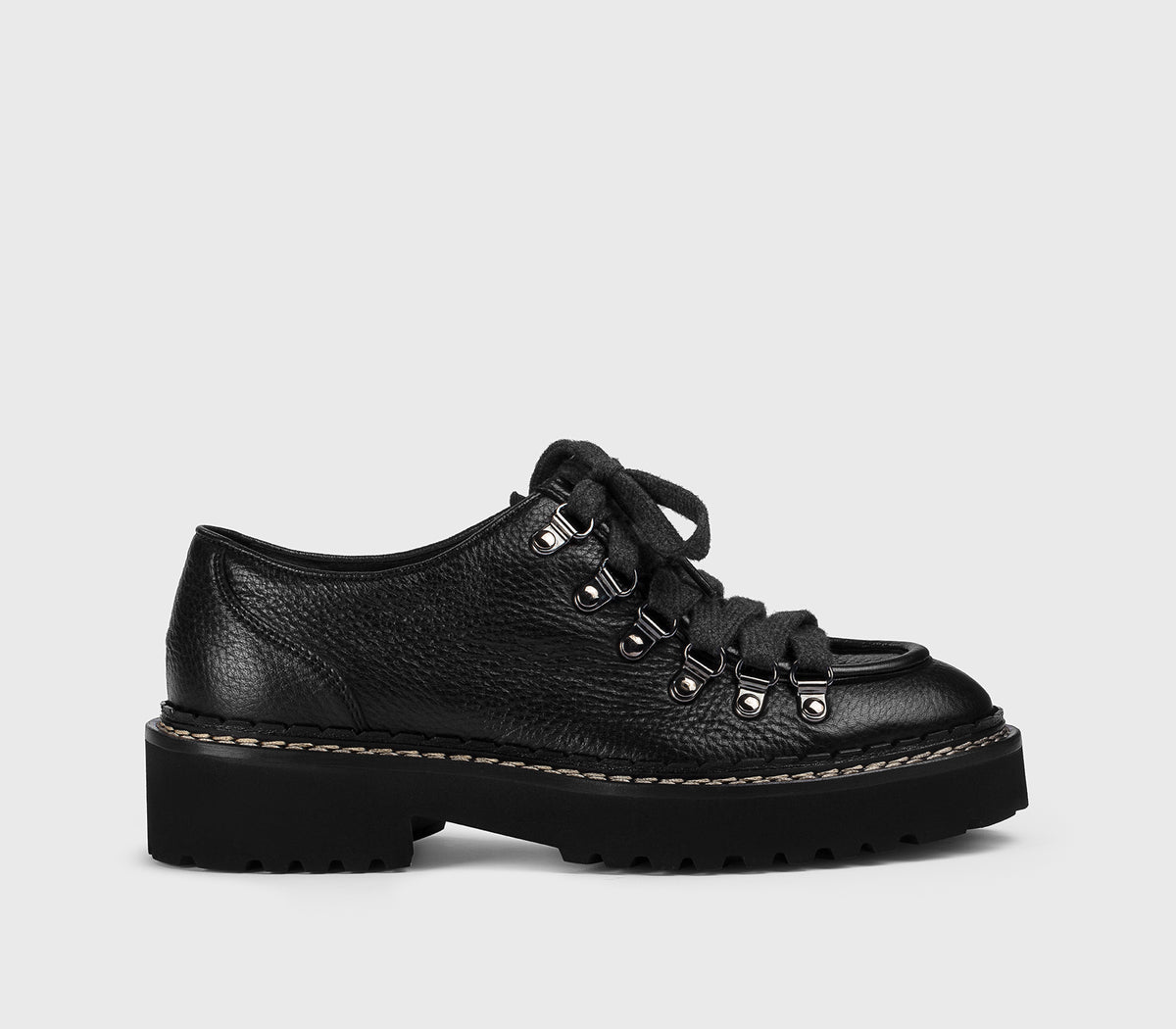 Chaussure à lacets avec crochets en cuir de cerf noir