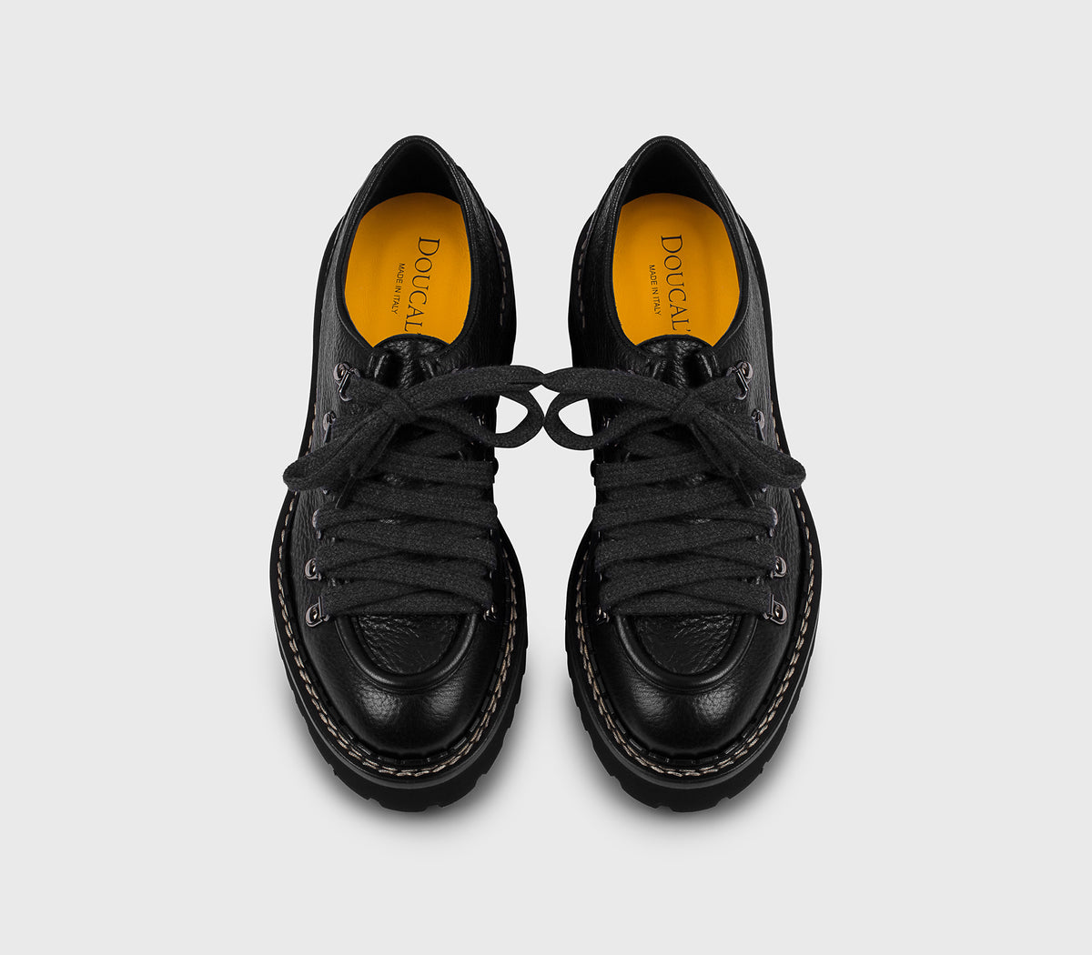 Chaussure à lacets avec crochets en cuir de cerf noir